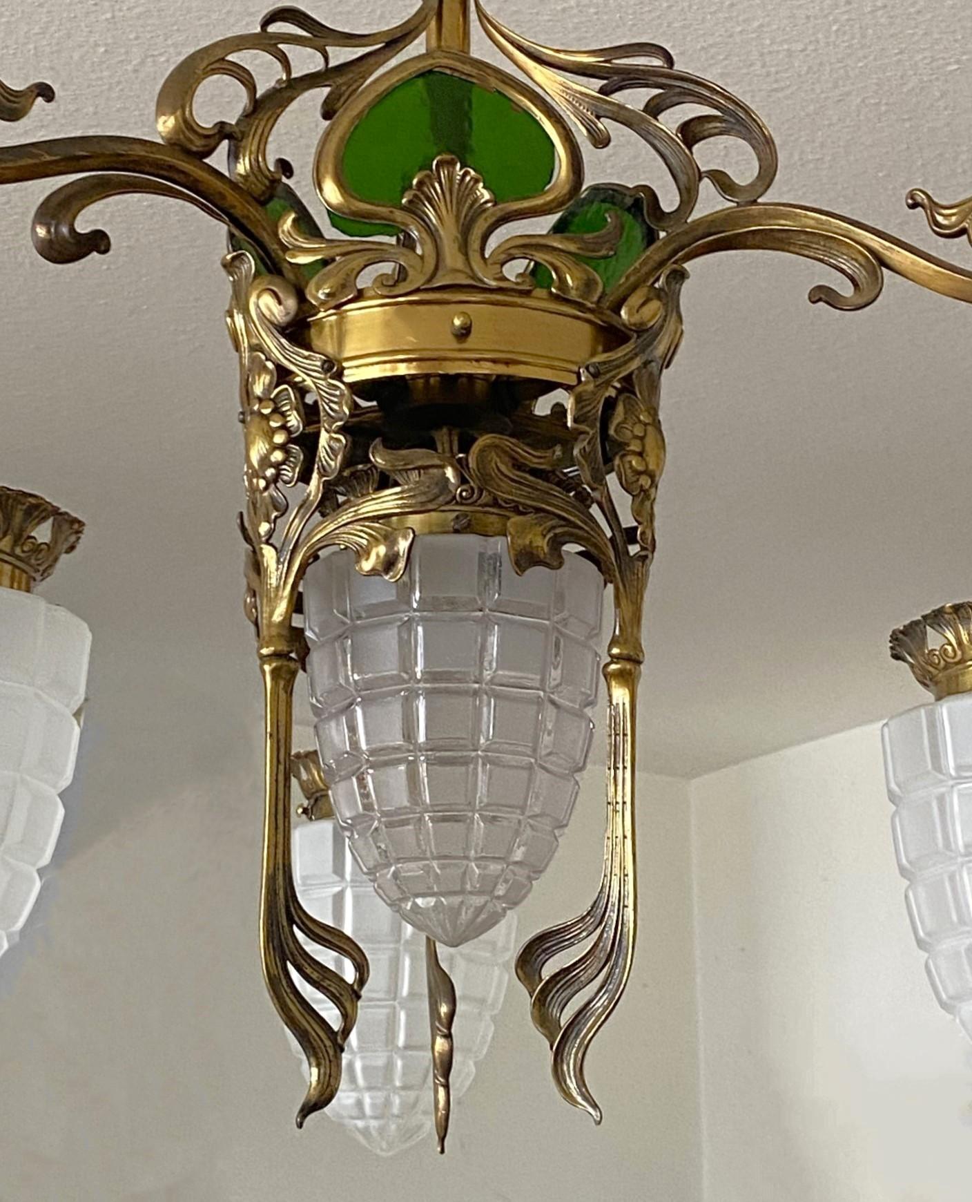 French Art Nouveau Period Jugendstil Brass Glass Four-Light Chandelier For Sale 6