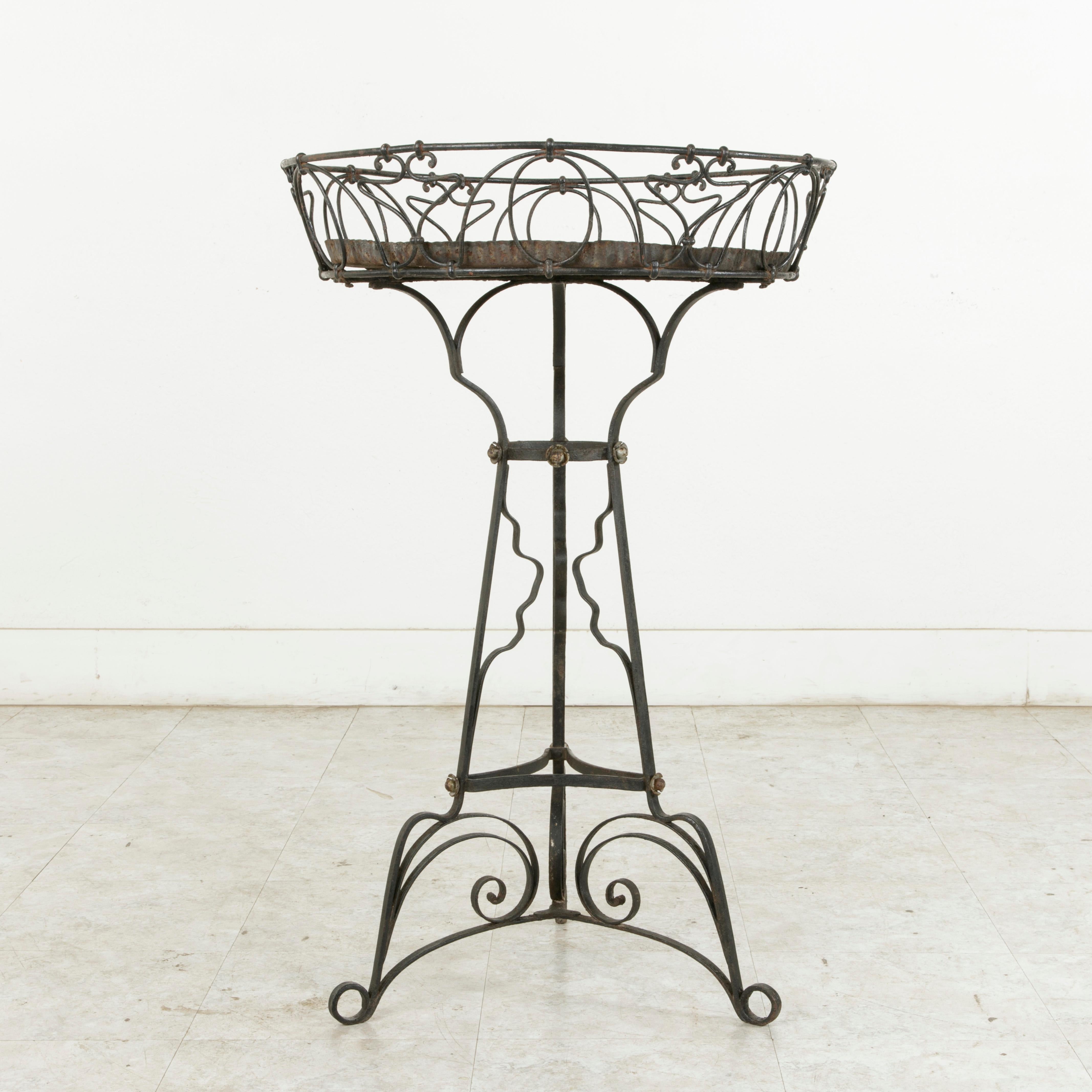 Early 20th Century French Art Nouveau Period Iron Planter or Jardiniere, circa 1900 For Sale