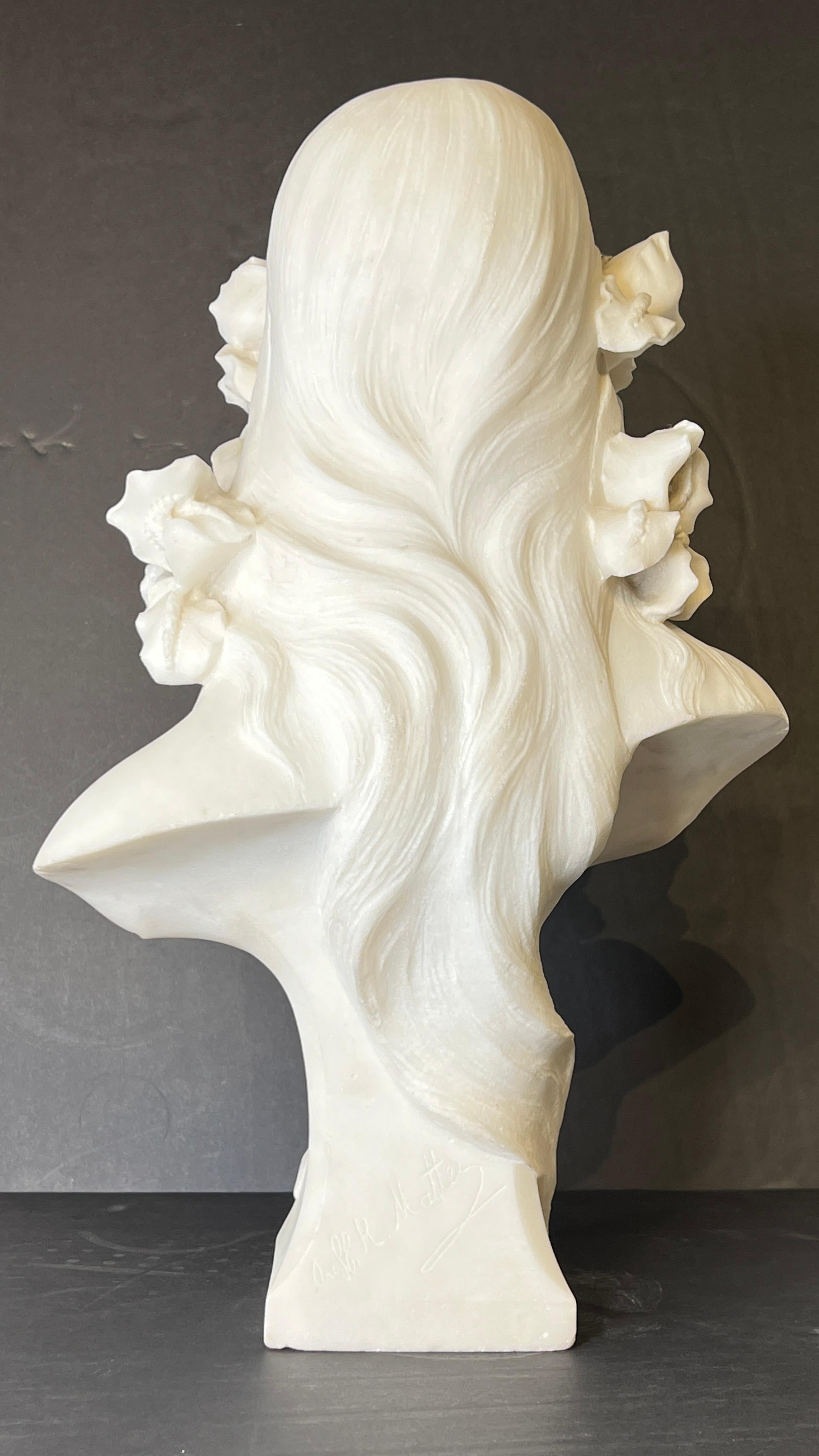 XIXe siècle Buste de beauté féminine en marbre d'époque Art nouveau français en vente
