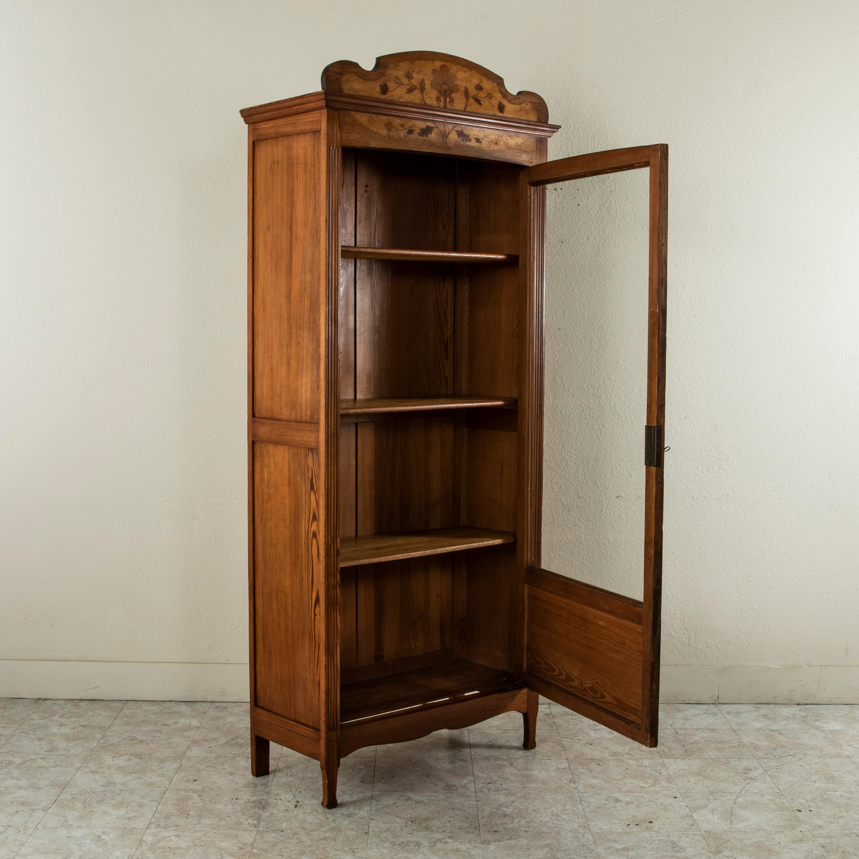 French Art Nouveau Period Pitch Pine Bookcase or Vitrine with Inlay, circa 1900 1