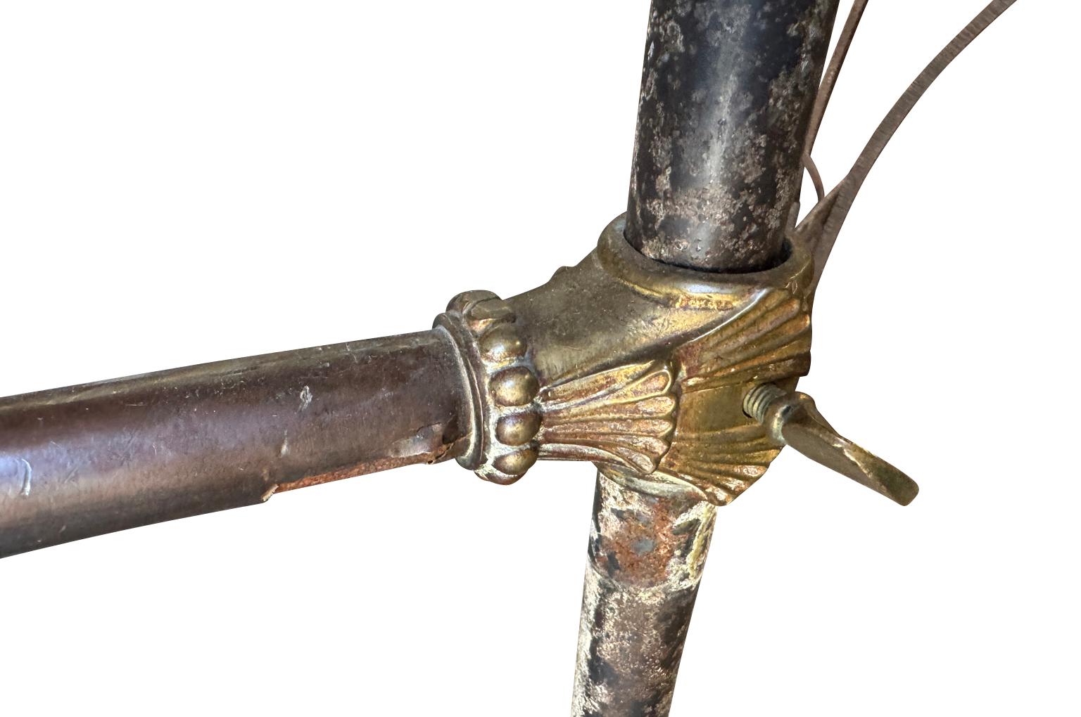 Métal Portant de Magasin Art Nouveau - Portoir à vêtements en vente