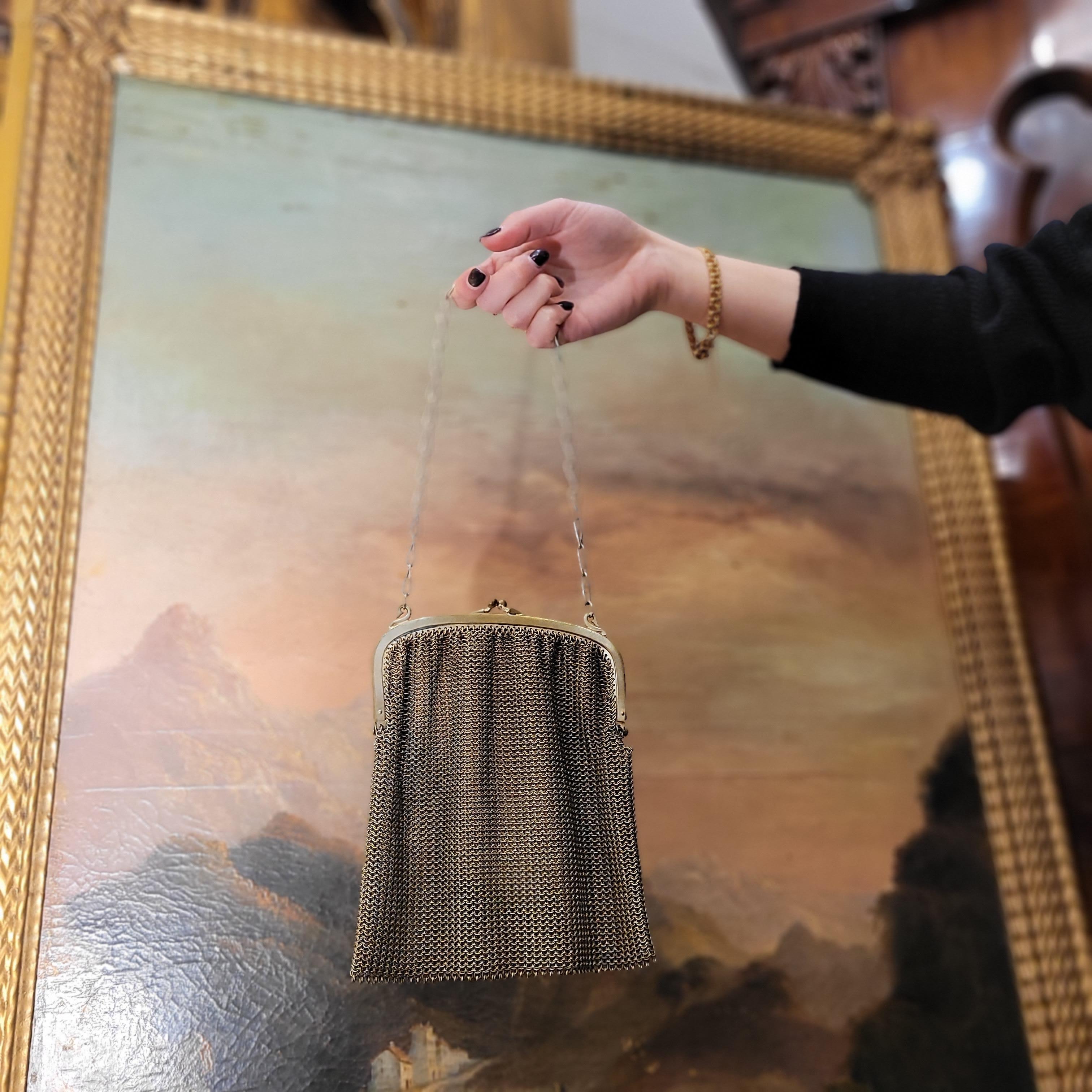 French Art nouveau pouch bag, silver plate In Good Condition For Sale In VALLADOLID, ES