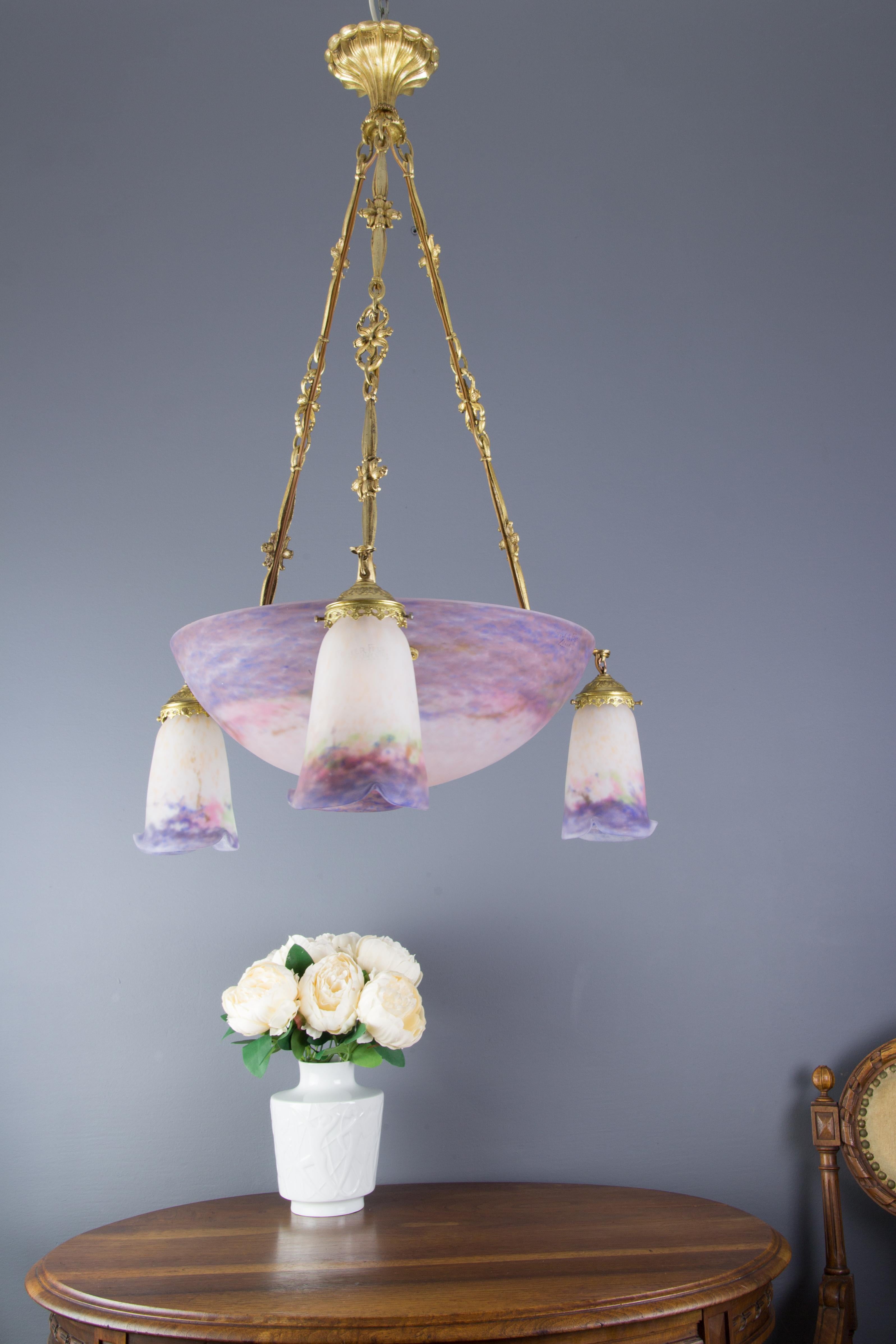 French Art Nouveau Purple and White Glass and Bronze Chandelier by Muller Frères In Good Condition In Barntrup, DE