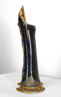 Jarrón francés de porcelana morada Art Nouveau Korschann