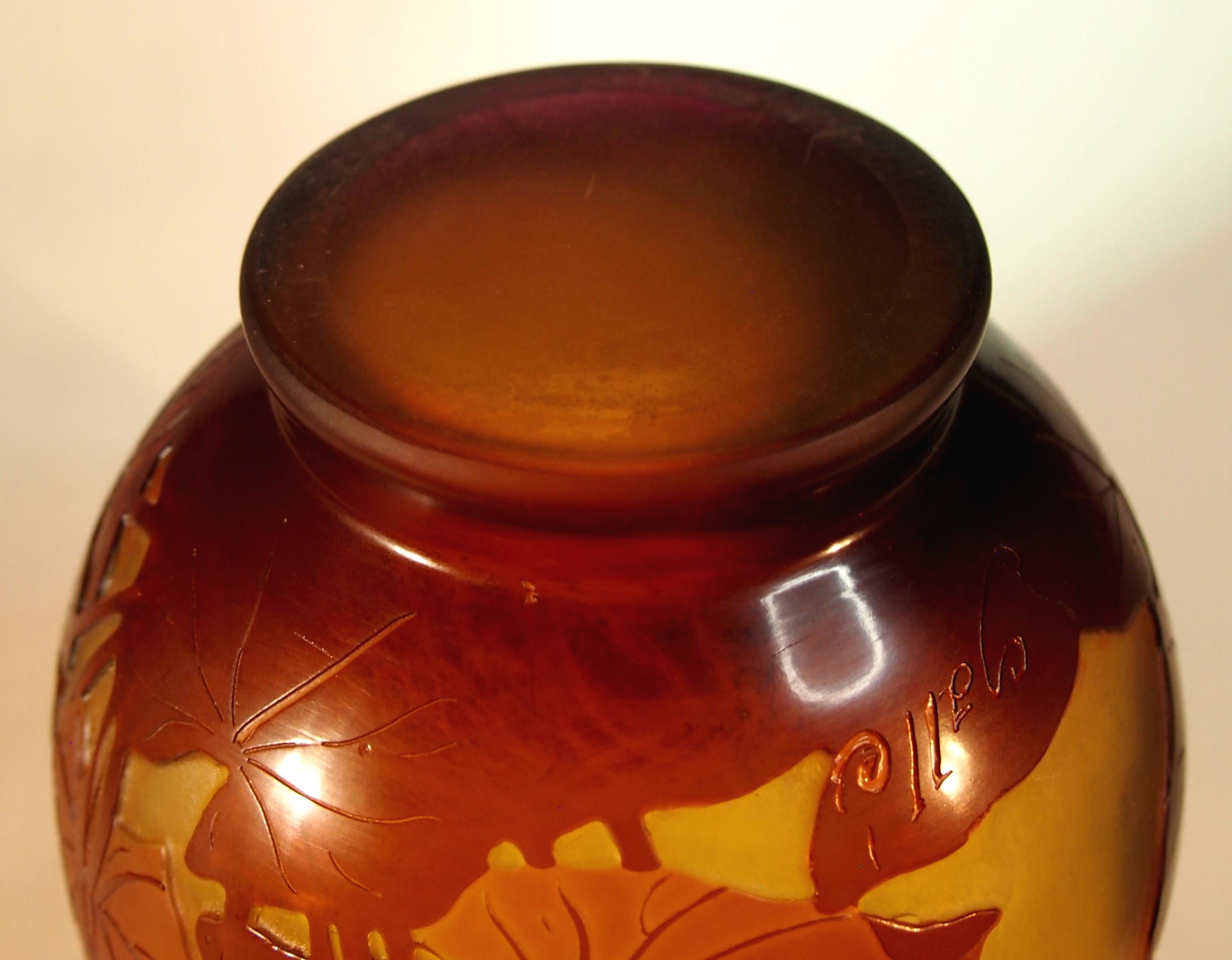 French Art Nouveau Red and Yellow Signed Emile Gallé Cameo Glass Vase circa 1920 For Sale 1
