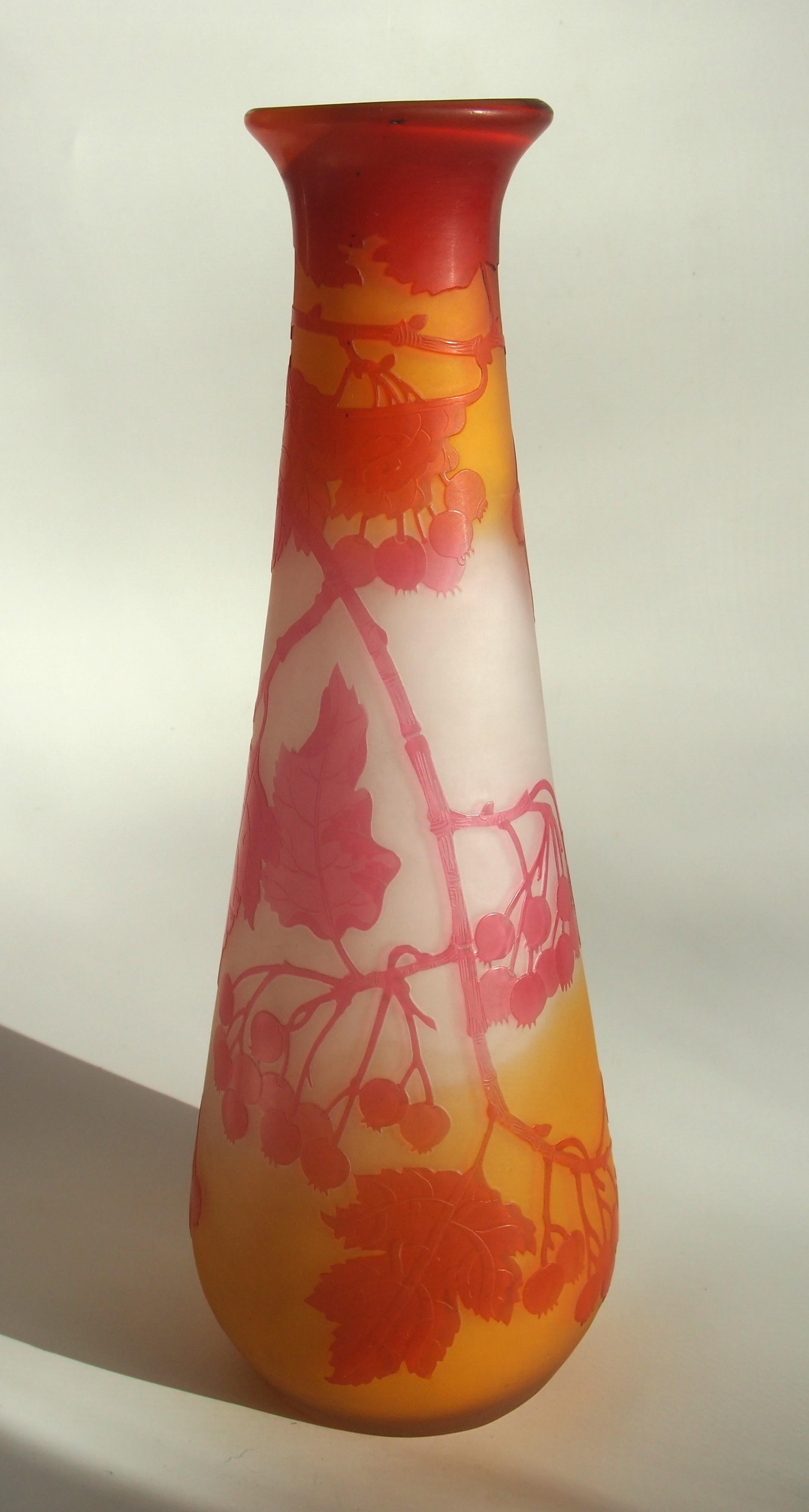 galle vase signature