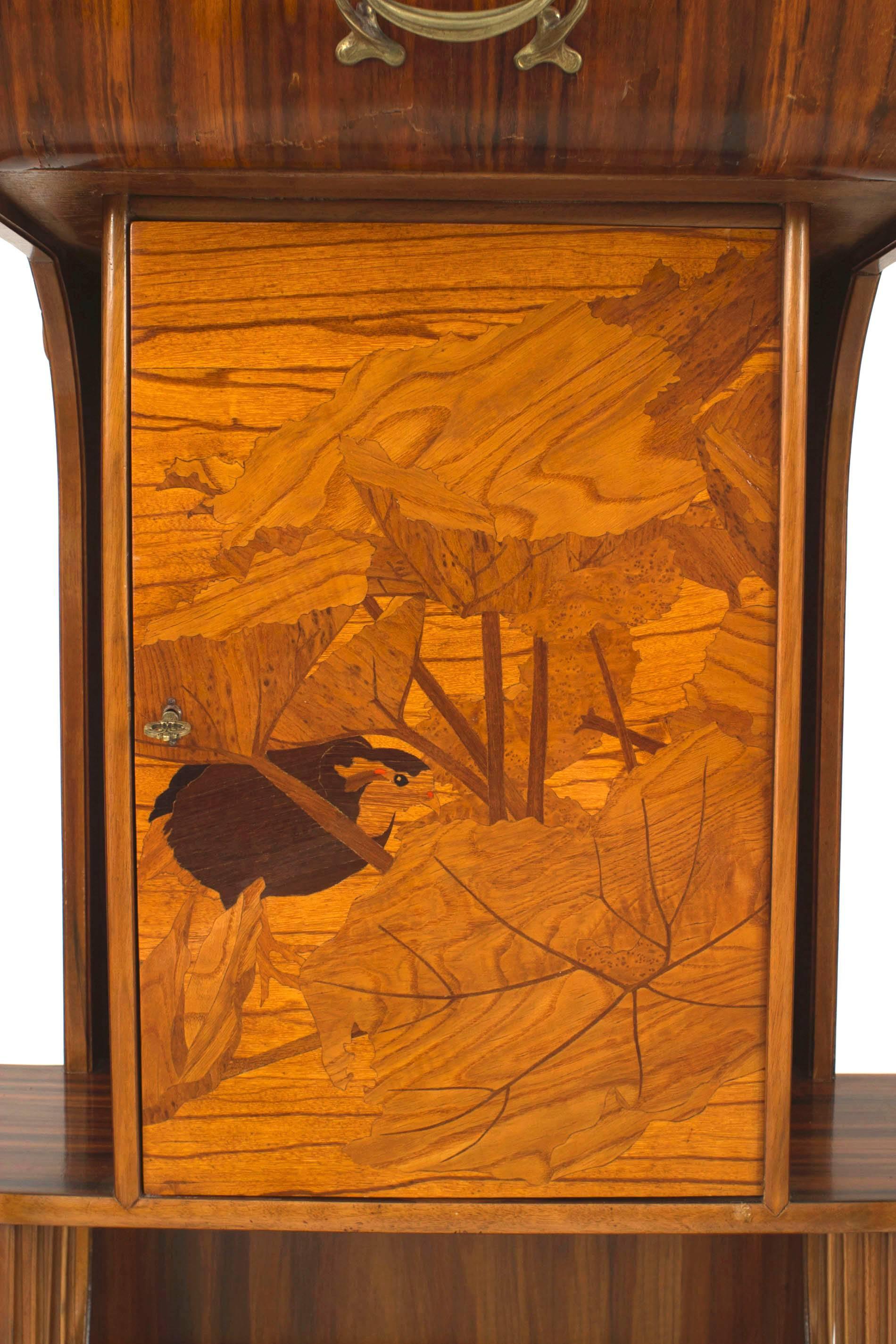 Cabinet en bois de rose Majorelle de style Art nouveau français avec incrustation en vente 1