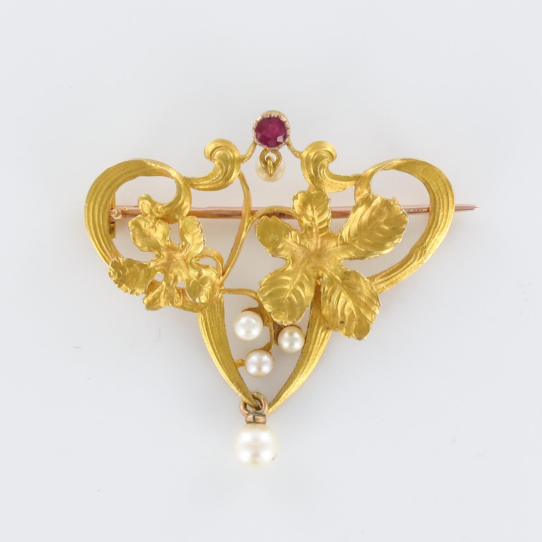 French Art Nouveau Ruby Natural Pearl 18 Karat Yellow Gold Brooch For Sale 8