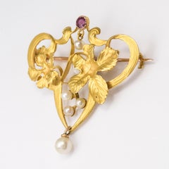 French Art Nouveau Ruby Natural Pearl 18 Karat Yellow Gold Brooch