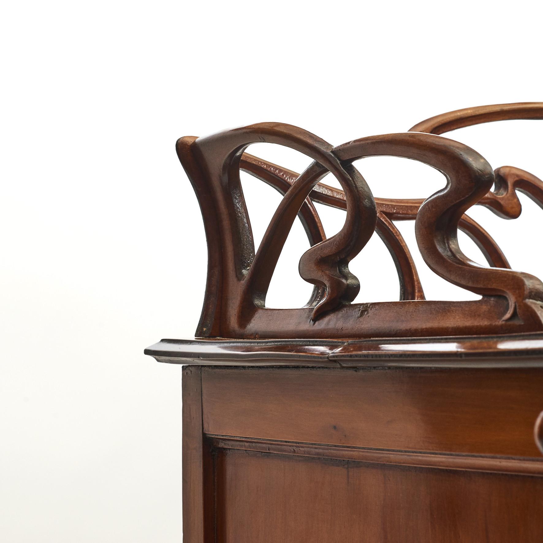 French Art Nouveau Salon Cabinet, Presumably by Louis Majorelle For Sale 12