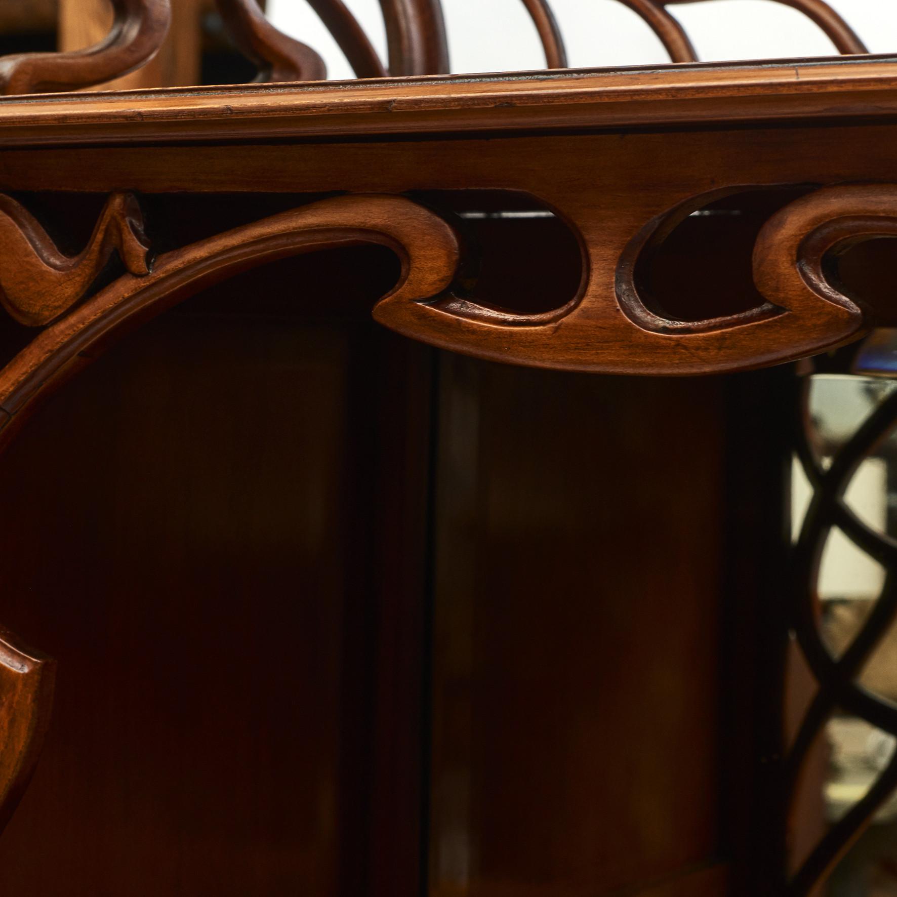 French Art Nouveau Salon Cabinet, Presumably by Louis Majorelle For Sale 2