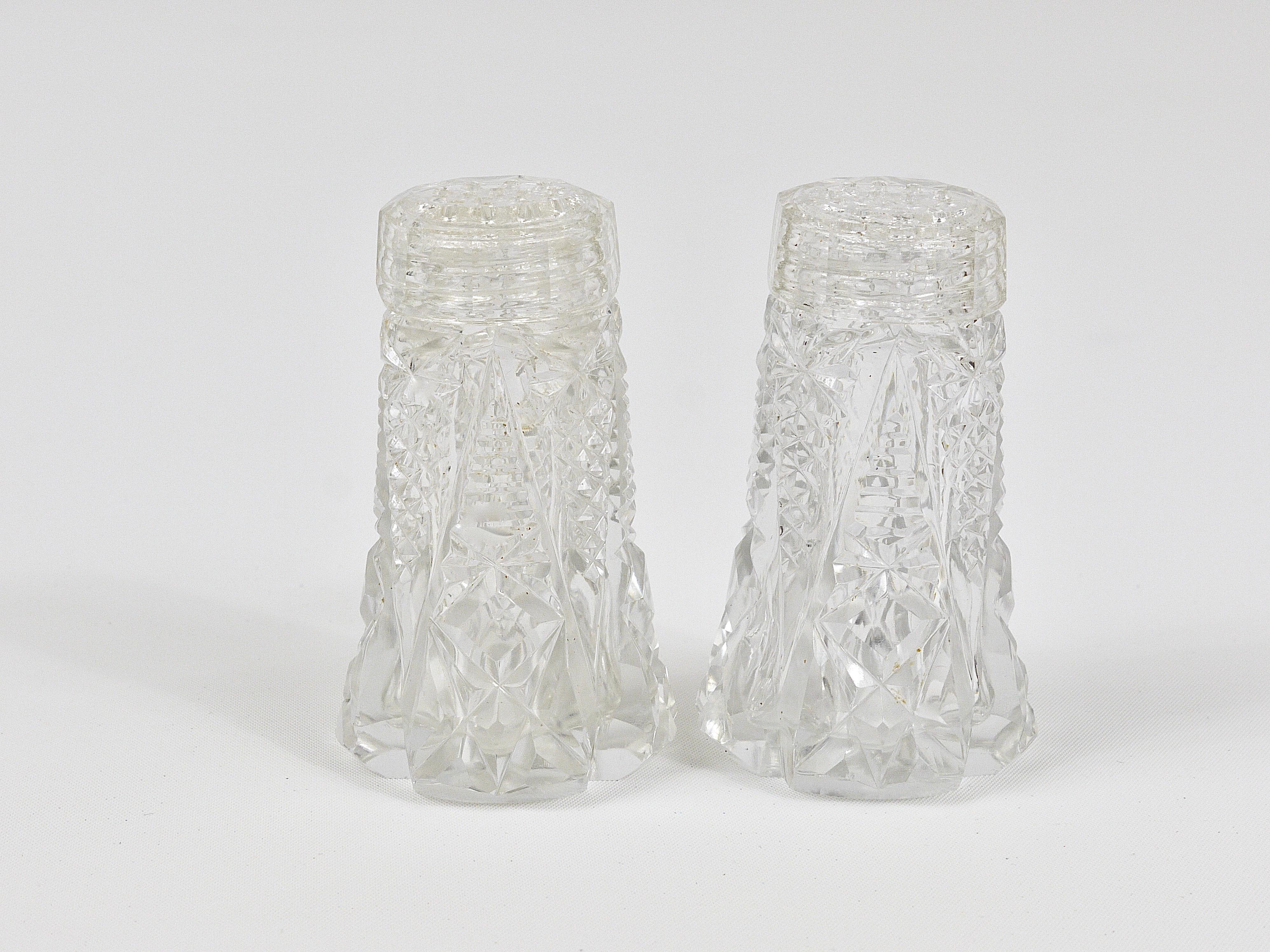 Crystal French Art Nouveau Salt and Pepper Shakers, Facetted Crysta Glass from the 1920s For Sale