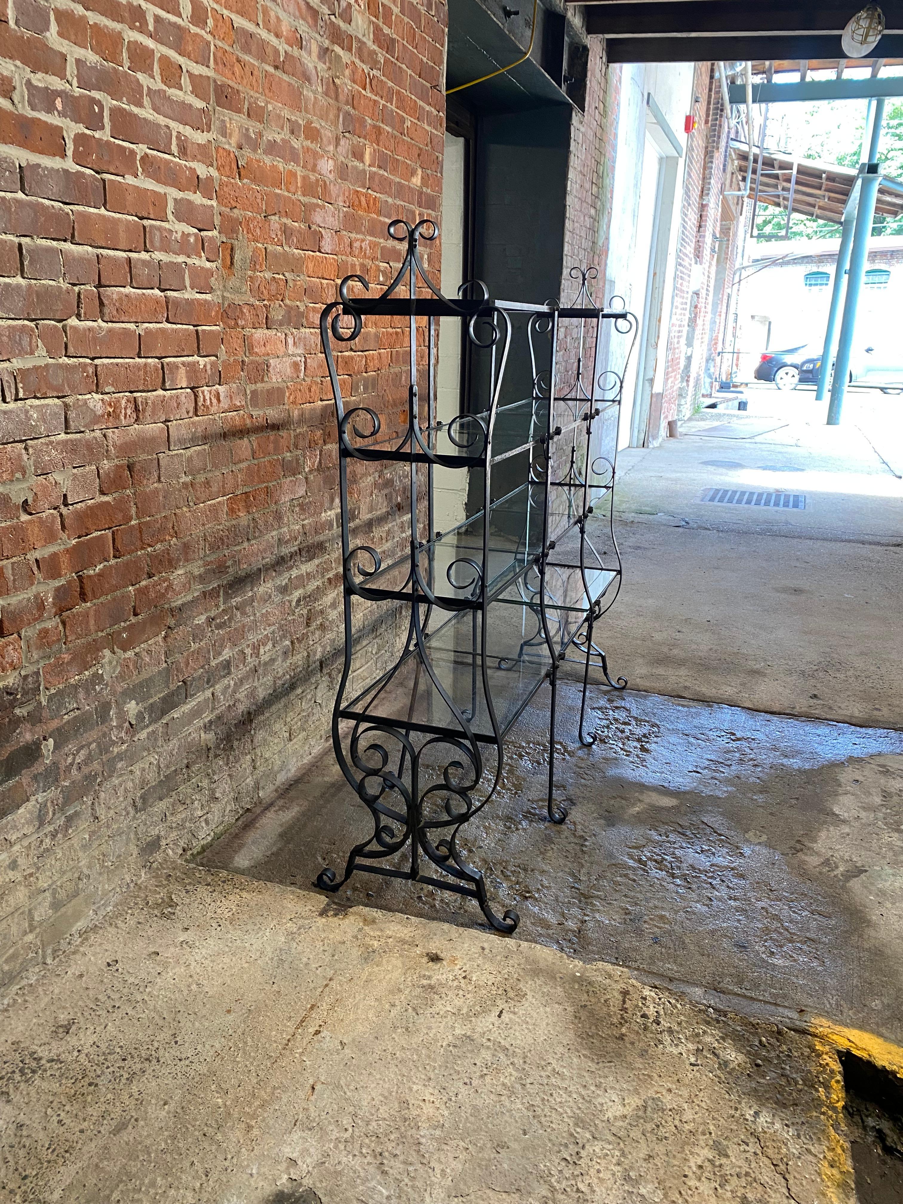 French Art Nouveau Scrolled Wrought Iron and Glass Etagere For Sale 1
