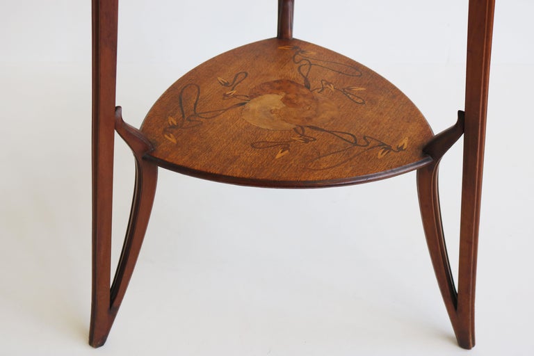 Table d'appoint Art Nouveau / Gueridon par Louis Majorelle modèle Aux  Nénuphars En vente sur 1stDibs