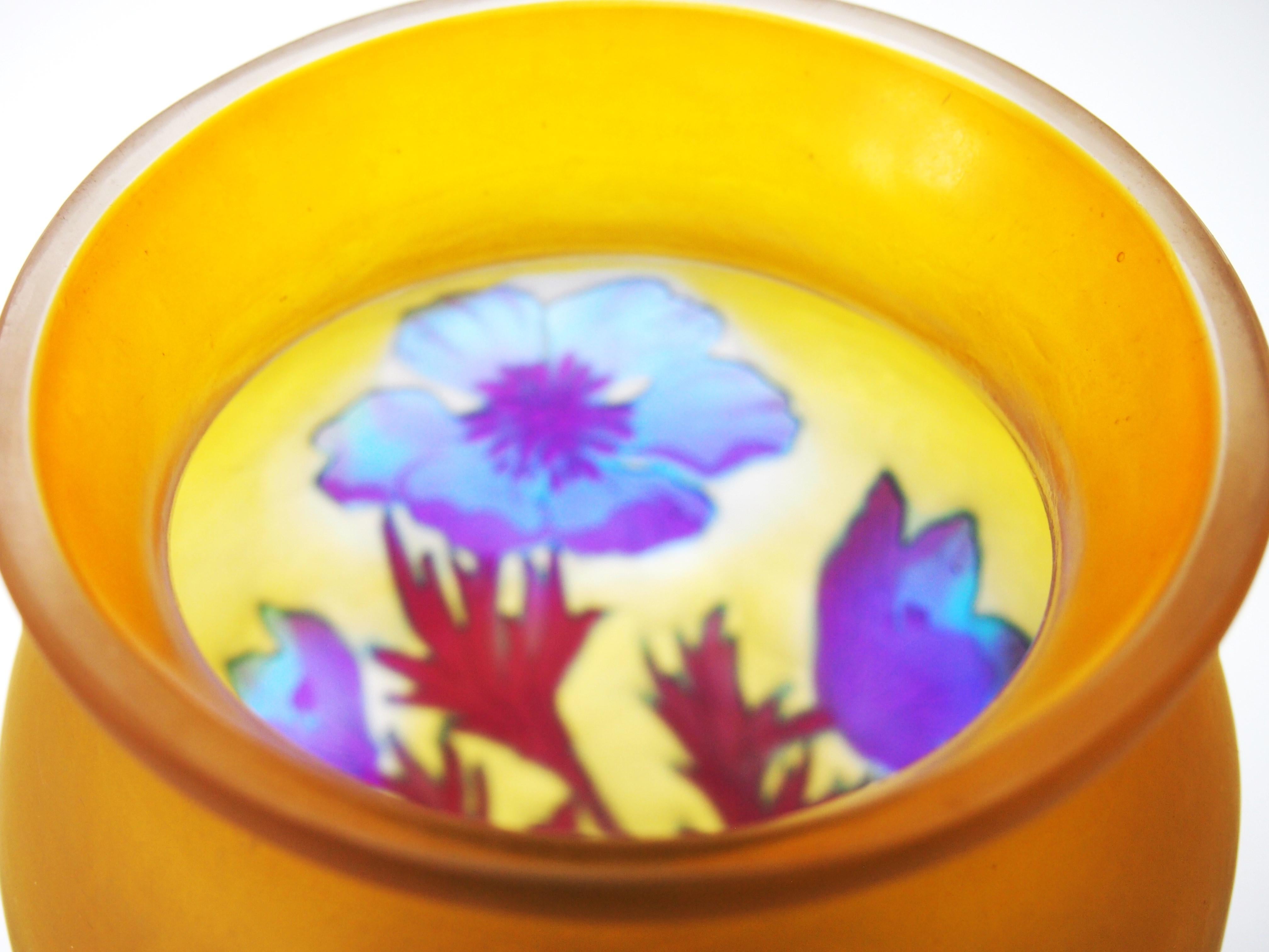 Französische Jugendstil-Vase mit Anemonen-Signatur von Emile Gallé, Cameo-Glasvase, um 1920 (Glaskunst) im Angebot