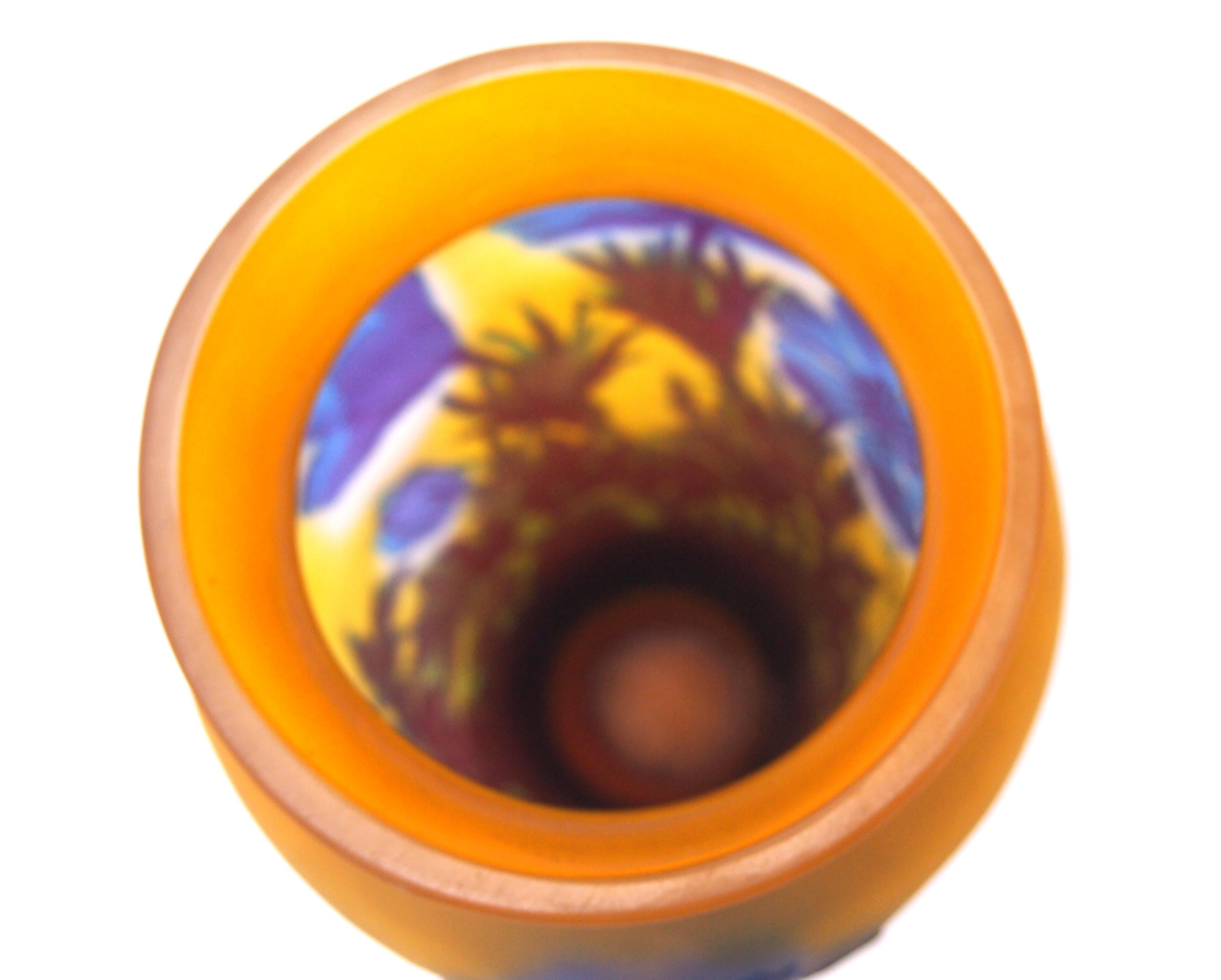 Französische Jugendstil-Vase mit Anemonen-Signatur von Emile Gallé, Cameo-Glasvase, um 1920 im Angebot 2