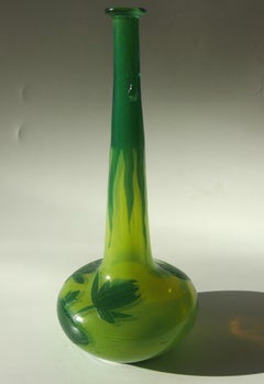 Vaso in vetro cammeo francese Art Nouveau firmato Désiré Christian, 1896 circa