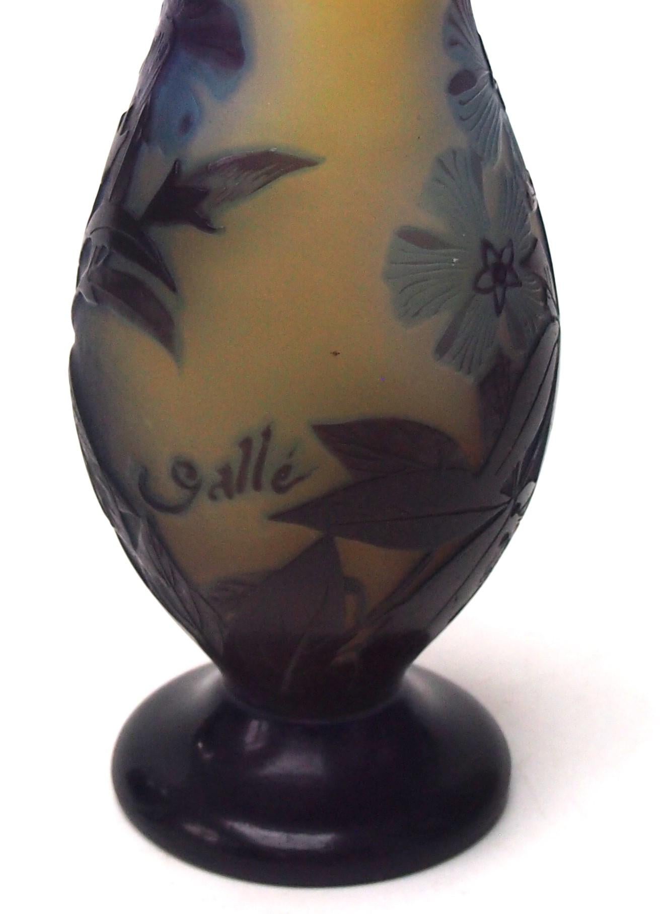 Französischer Jugendstil Signiert Emile Gallé Kamee Glasvase mit Kornblume um 1920 im Angebot 1