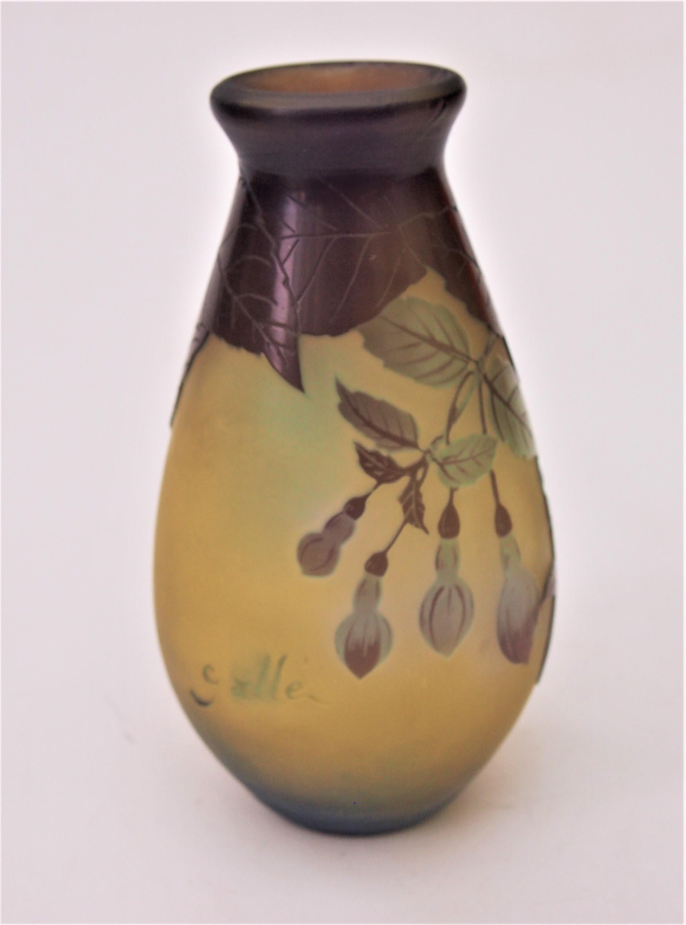 French Art Nouveau Signed Fuchsia Emile Gallé Cameo Glass Vase circa, 1920 In Good Condition For Sale In Worcester Park, GB