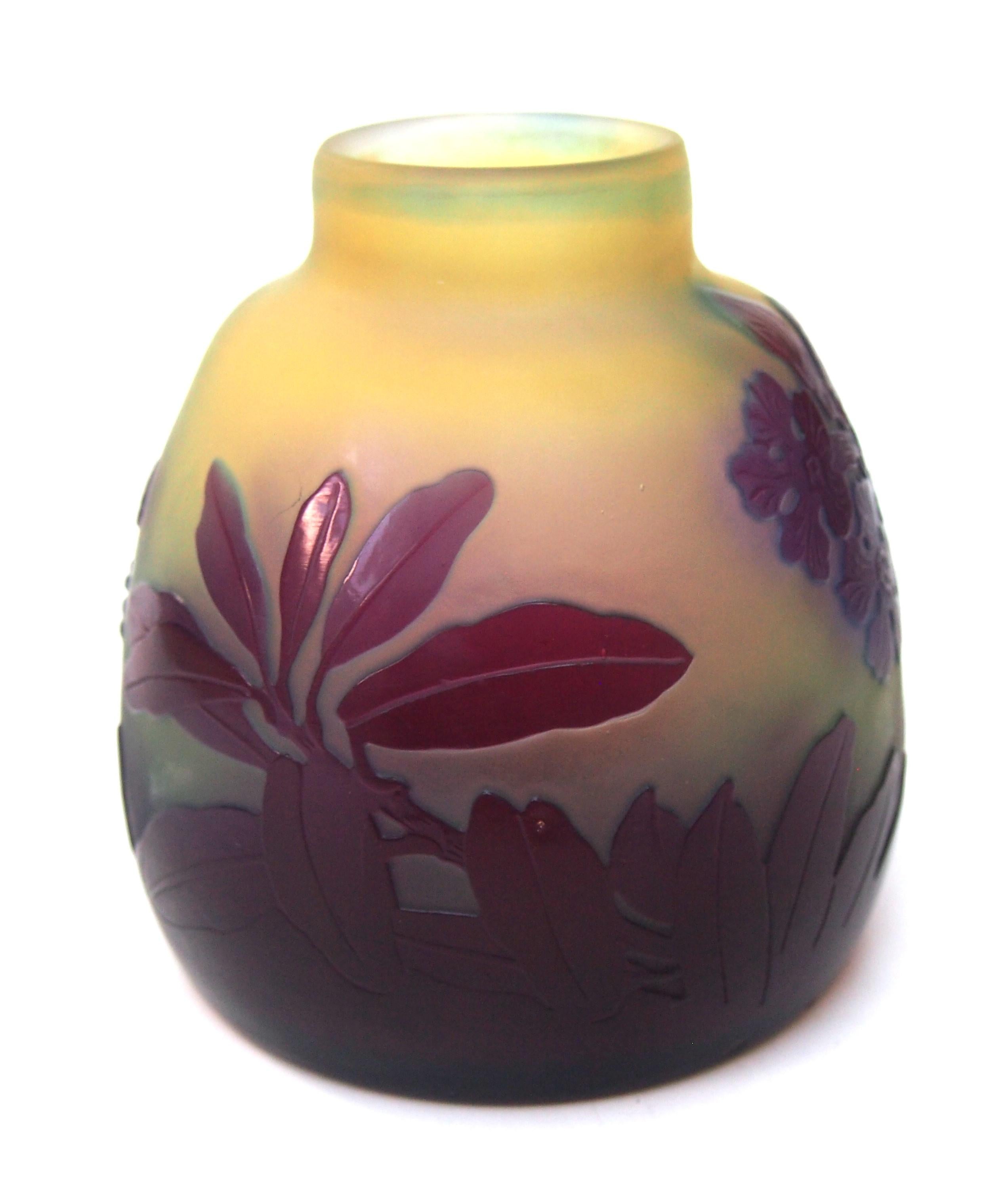Early 20th Century French Art Nouveau Signed Primula Emile Gallé Cameo Glass Vase circa, 1920