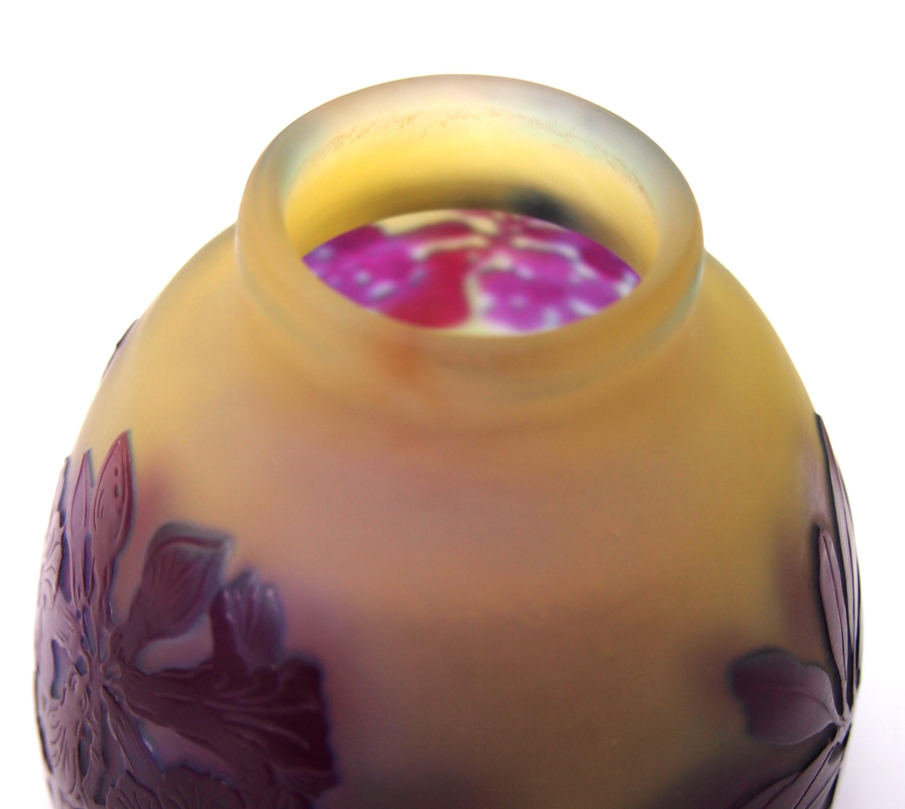Art Glass French Art Nouveau Signed Primula Emile Gallé Cameo Glass Vase circa, 1920
