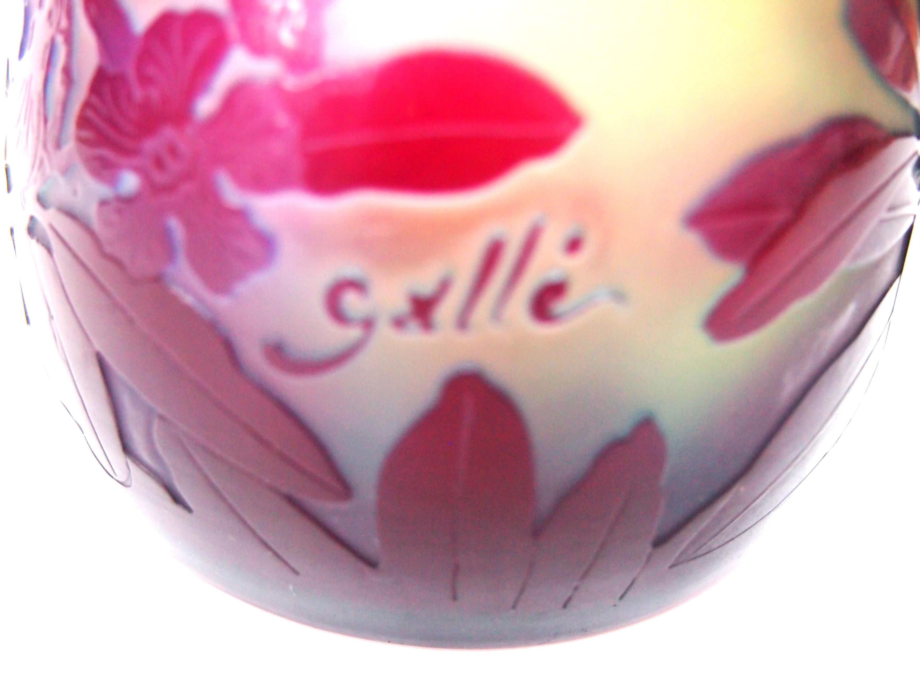 French Art Nouveau Signed Primula Emile Gallé Cameo Glass Vase circa, 1920 1