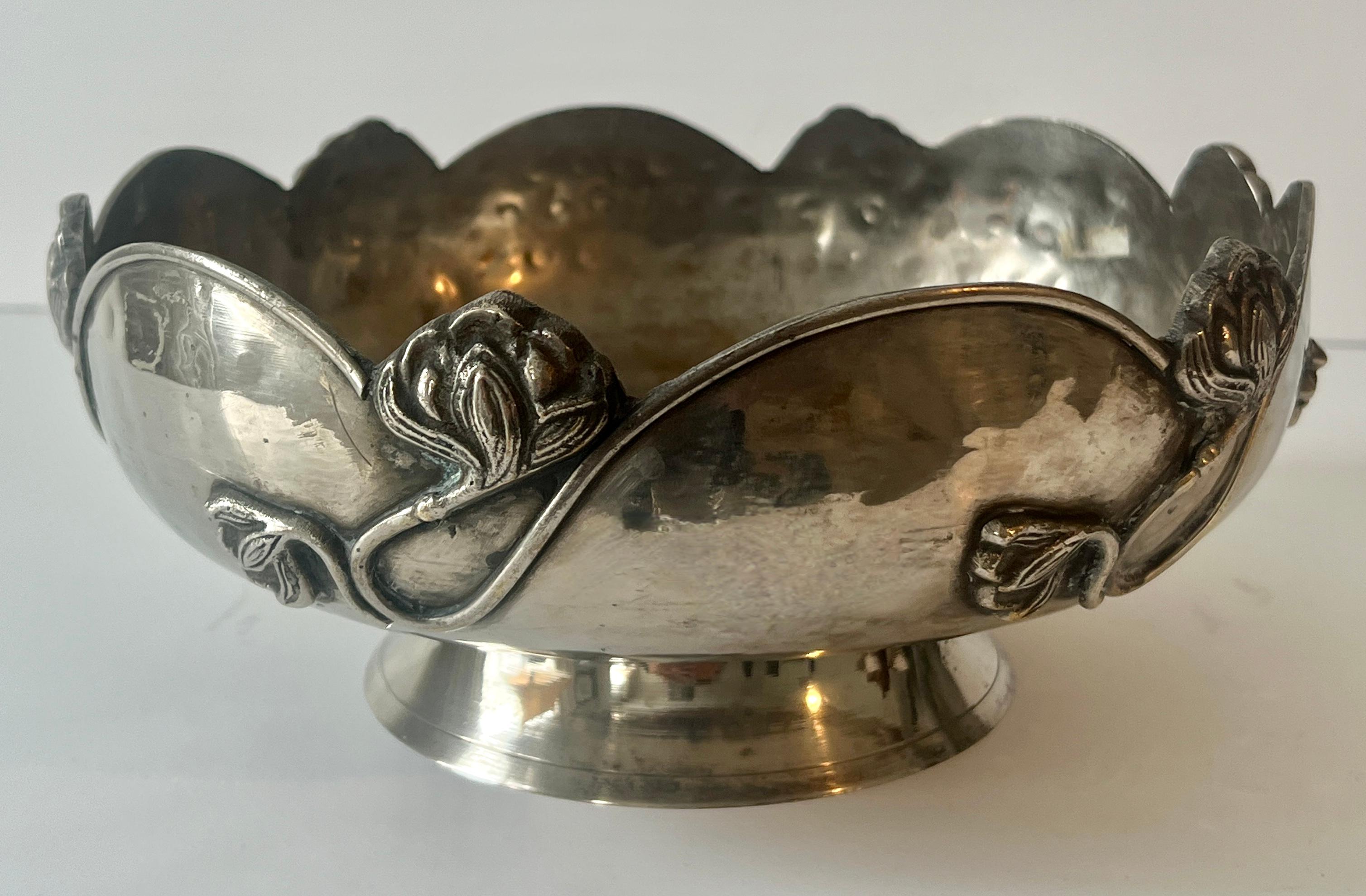 Cuenco francés Art Nouveau de plata con detalles florales en venta 4