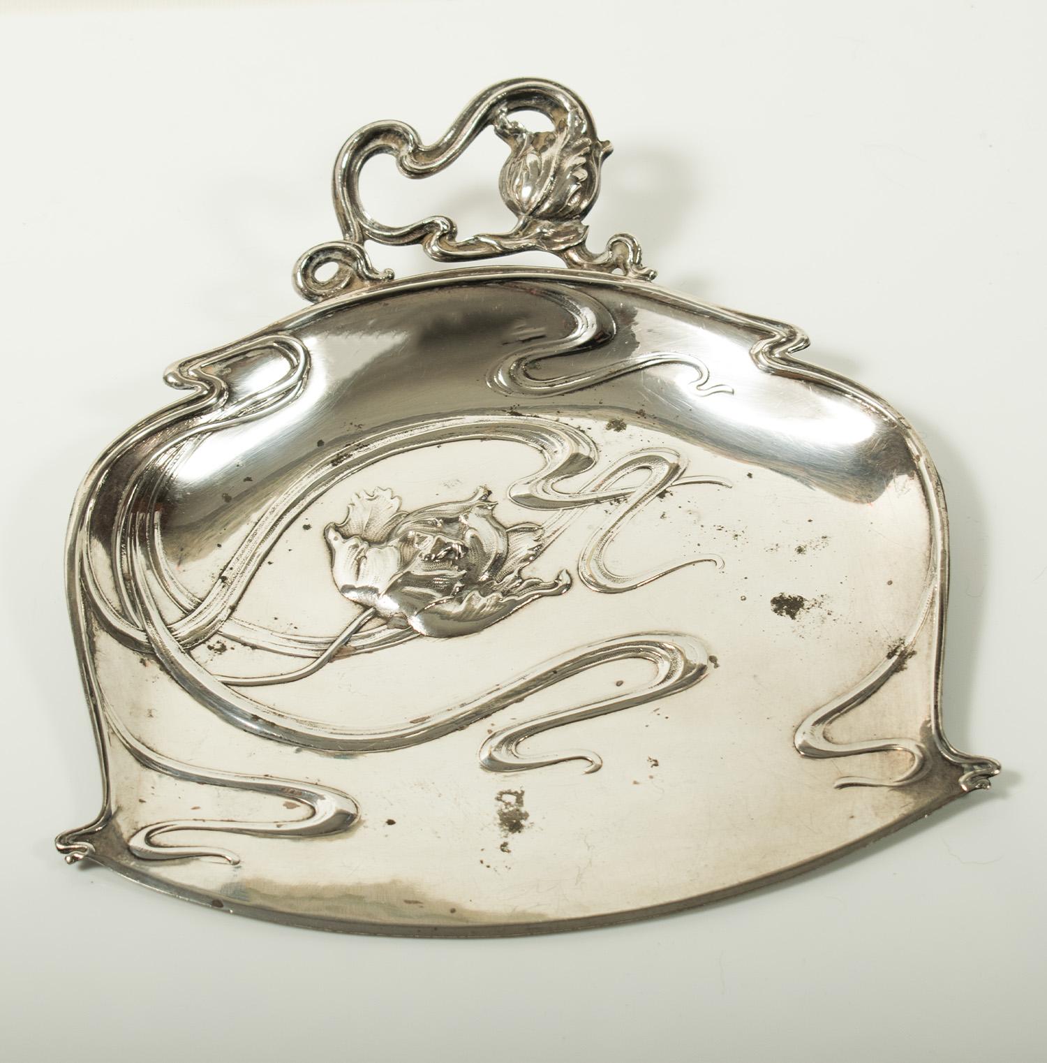 Art Nouveau Set di spazzole e padelle in argento ART NOUVEAU francese di Victor Saglier in vendita