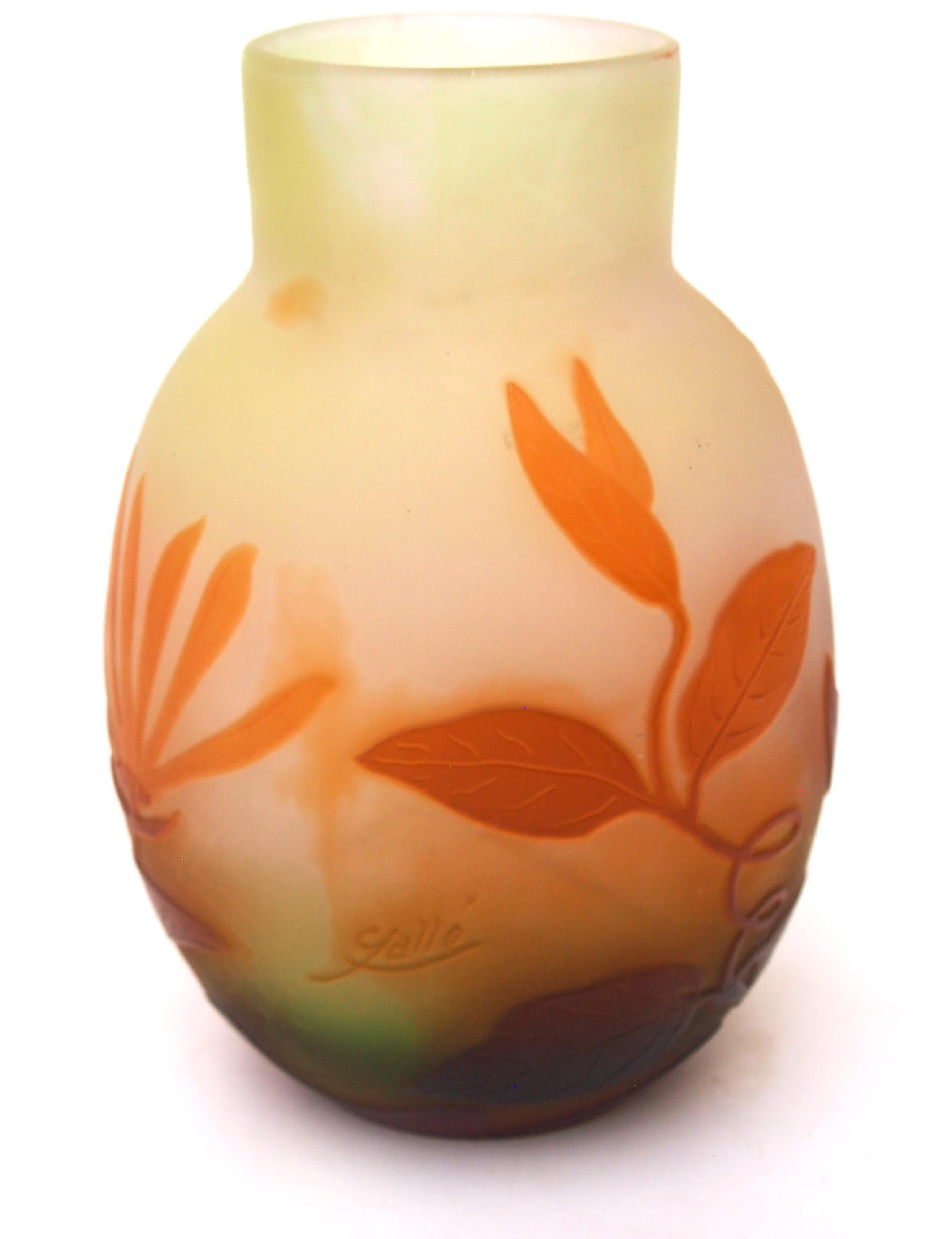 French Art Nouveau Small Green/Orange Emile Galle Cameo Glass Vase Honeysuckle In Good Condition For Sale In Worcester Park, GB