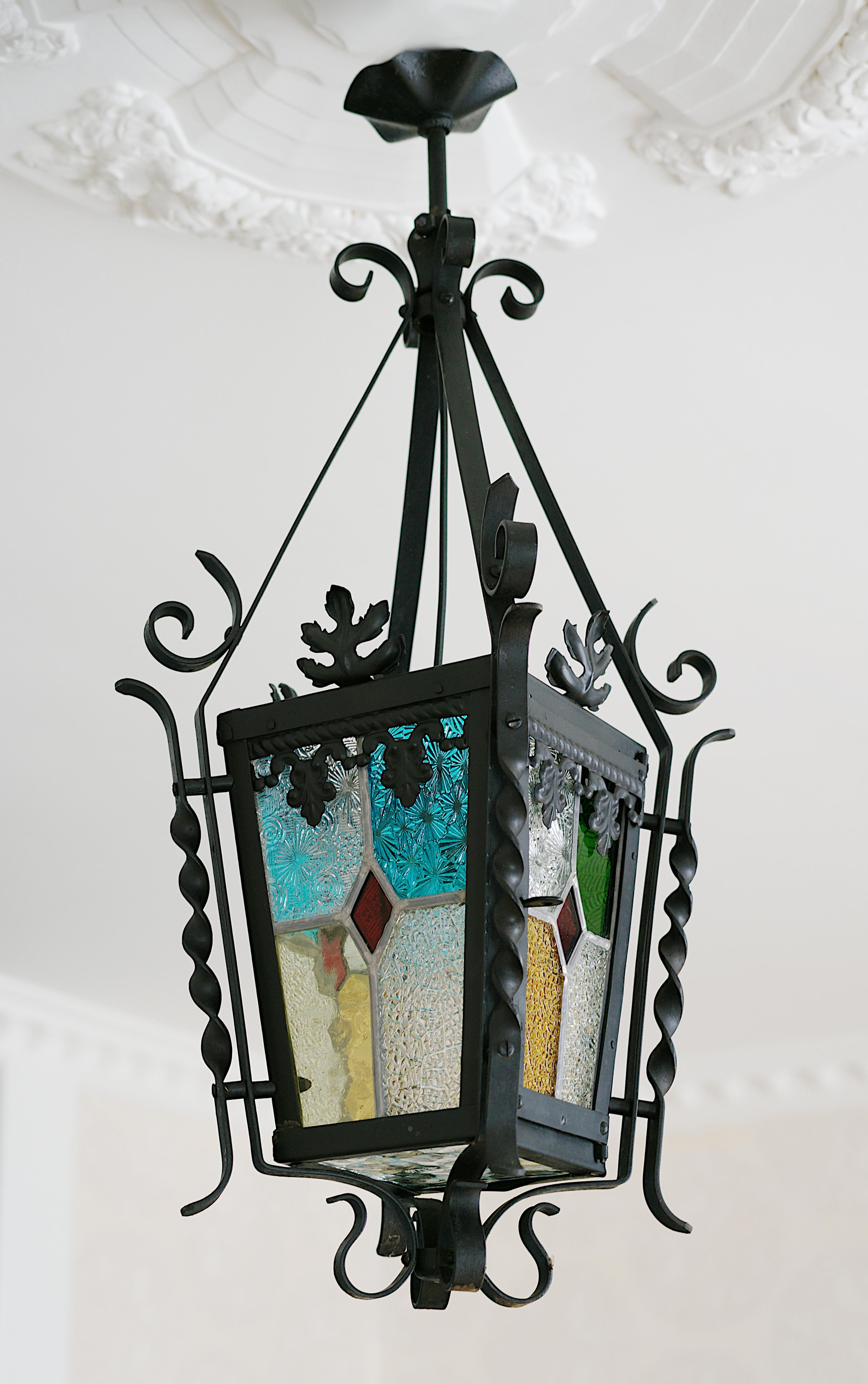 Französische Jugendstil-Laterne aus Buntglas, 1890-1900 im Zustand „Hervorragend“ im Angebot in Saint-Amans-des-Cots, FR