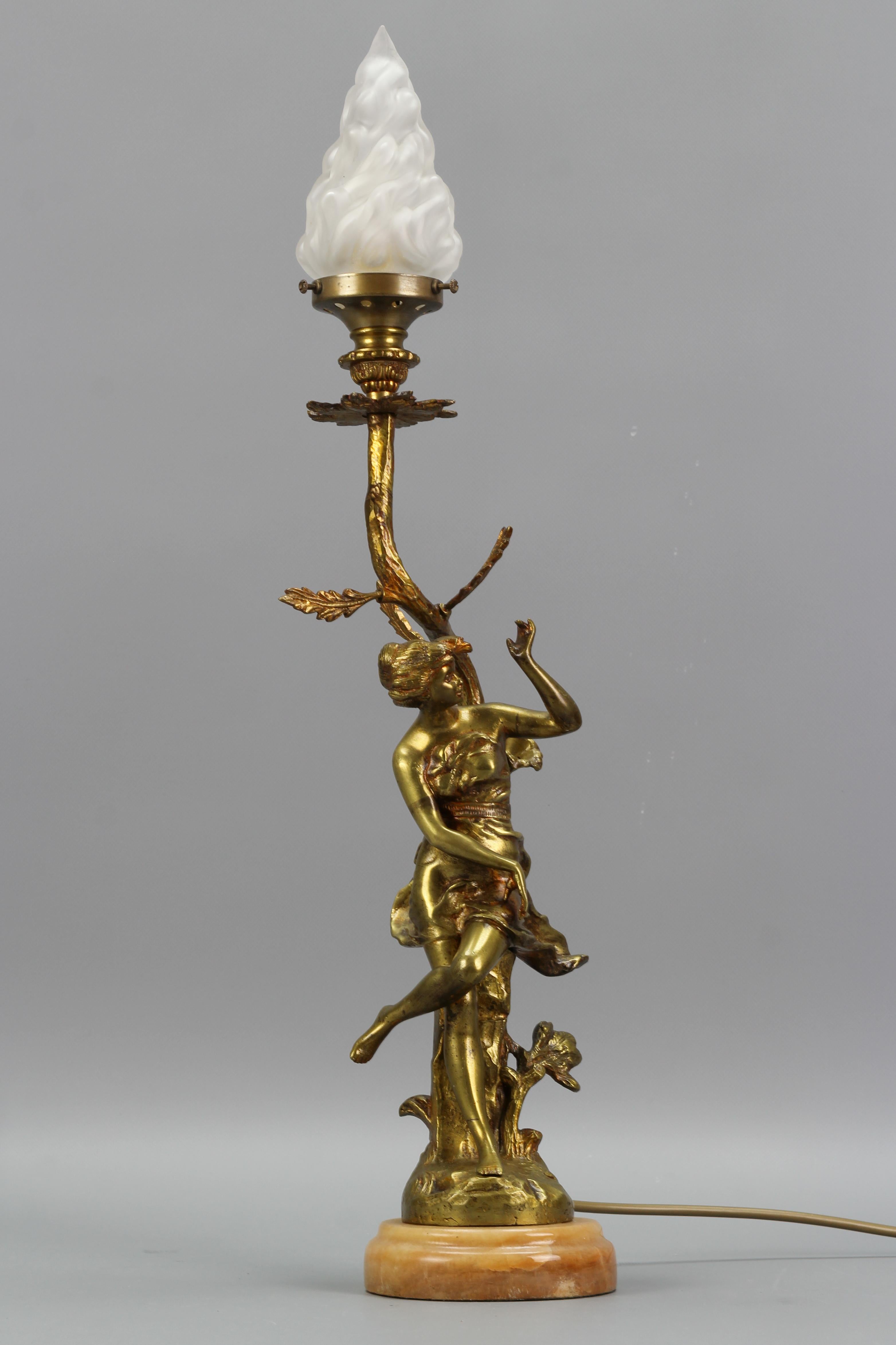 French Art Nouveau Style Bronze, White Glass and Onyx Figural Table Lamp In Good Condition In Barntrup, DE