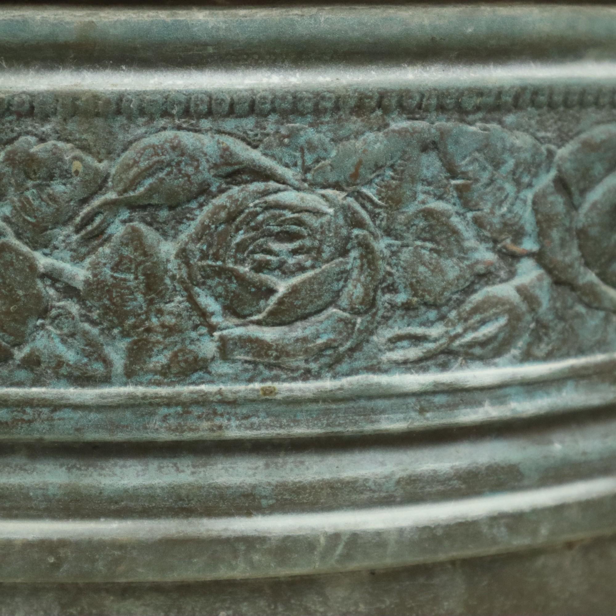 Vases à fleurs de style Art Nouveau Vases de jardin Verdigris en vente 11