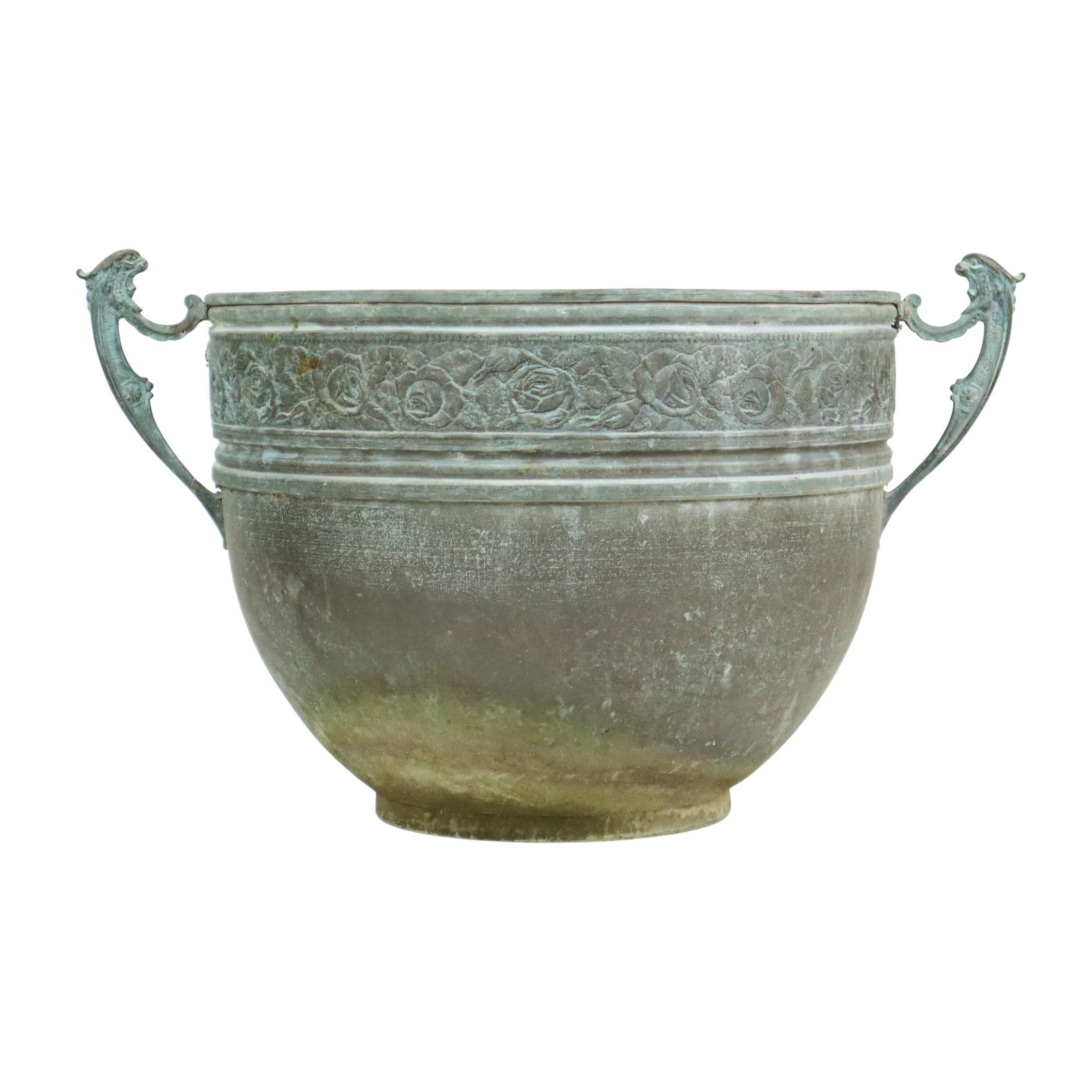 Début du 20ème siècle Vases à fleurs de style Art Nouveau Vases de jardin Verdigris en vente