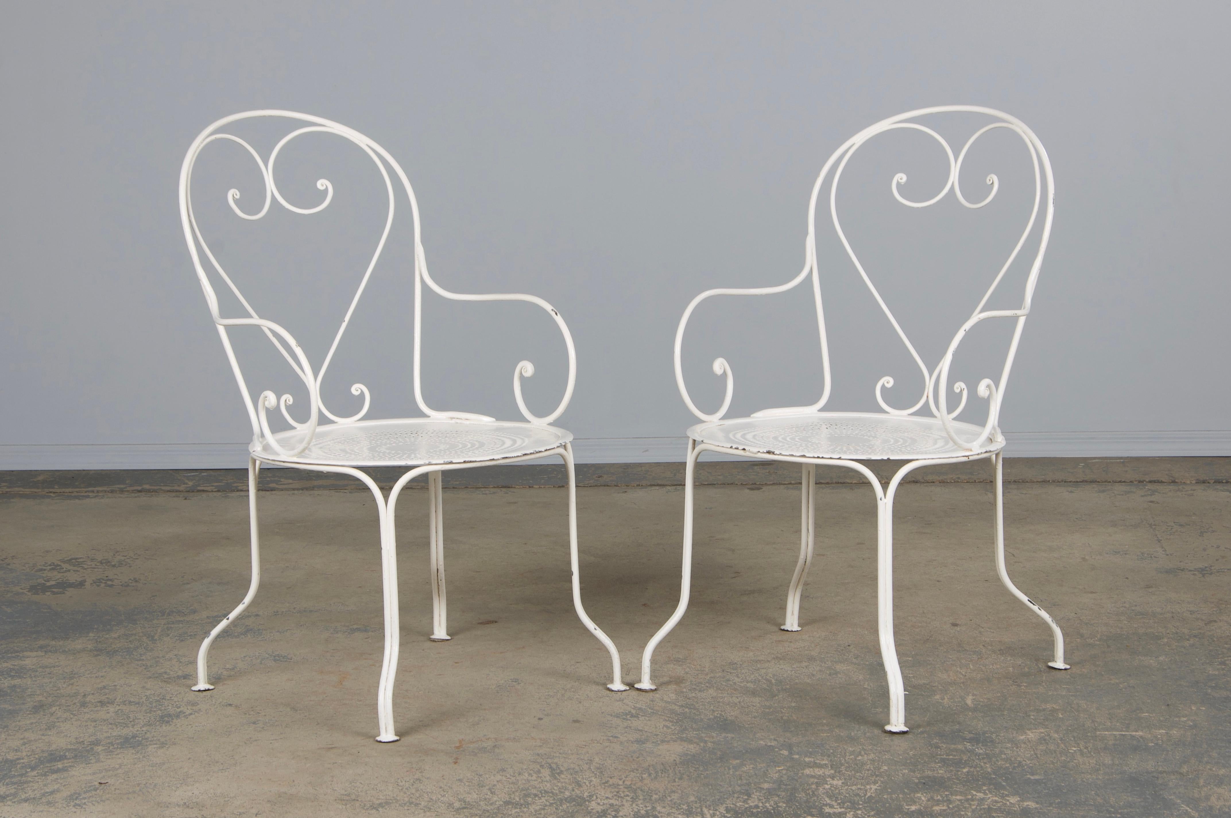 French Art Nouveau Style White Wrought Iron Painted Garden Set For Sale 6