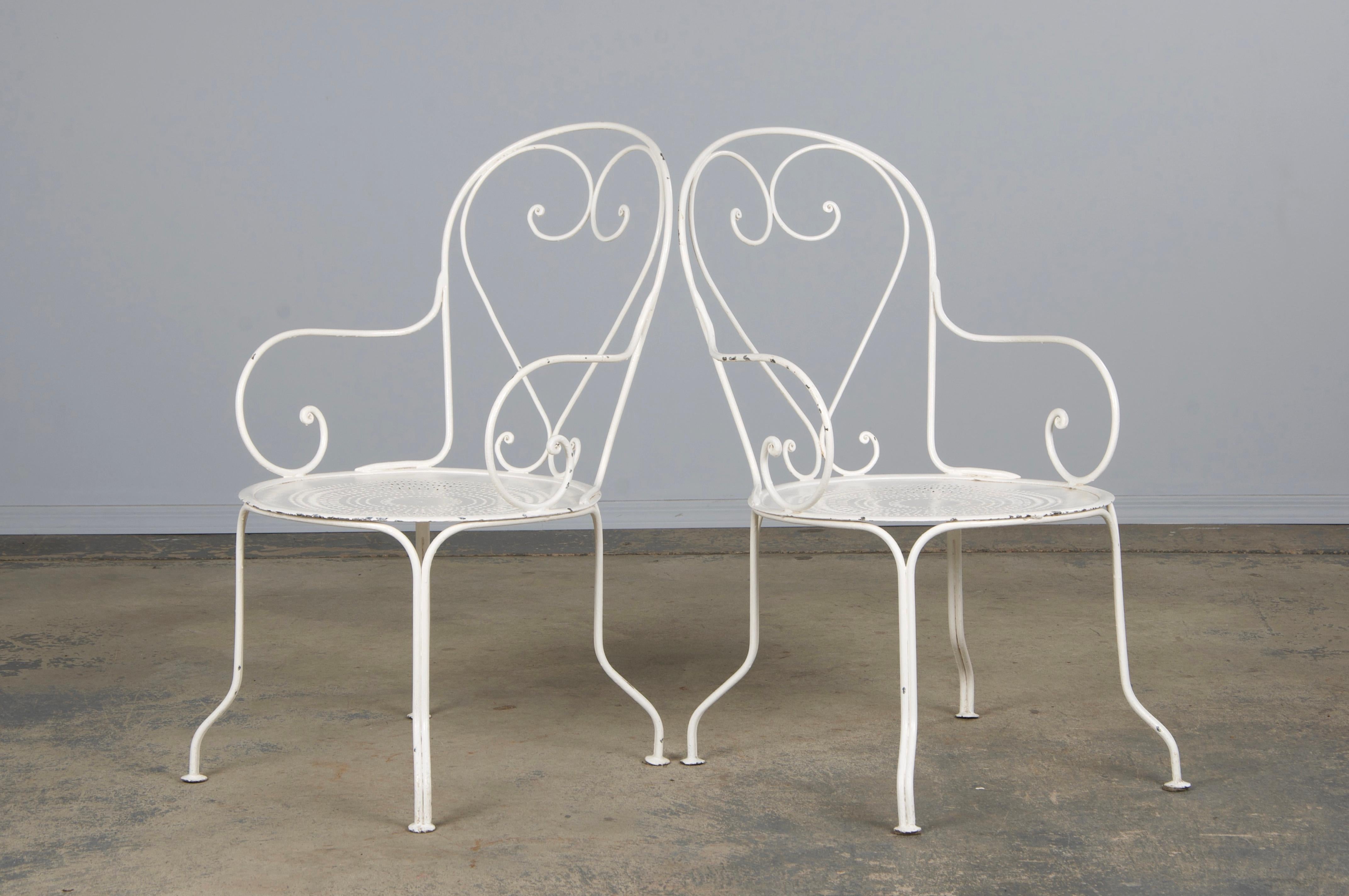 French Art Nouveau Style White Wrought Iron Painted Garden Set For Sale 7