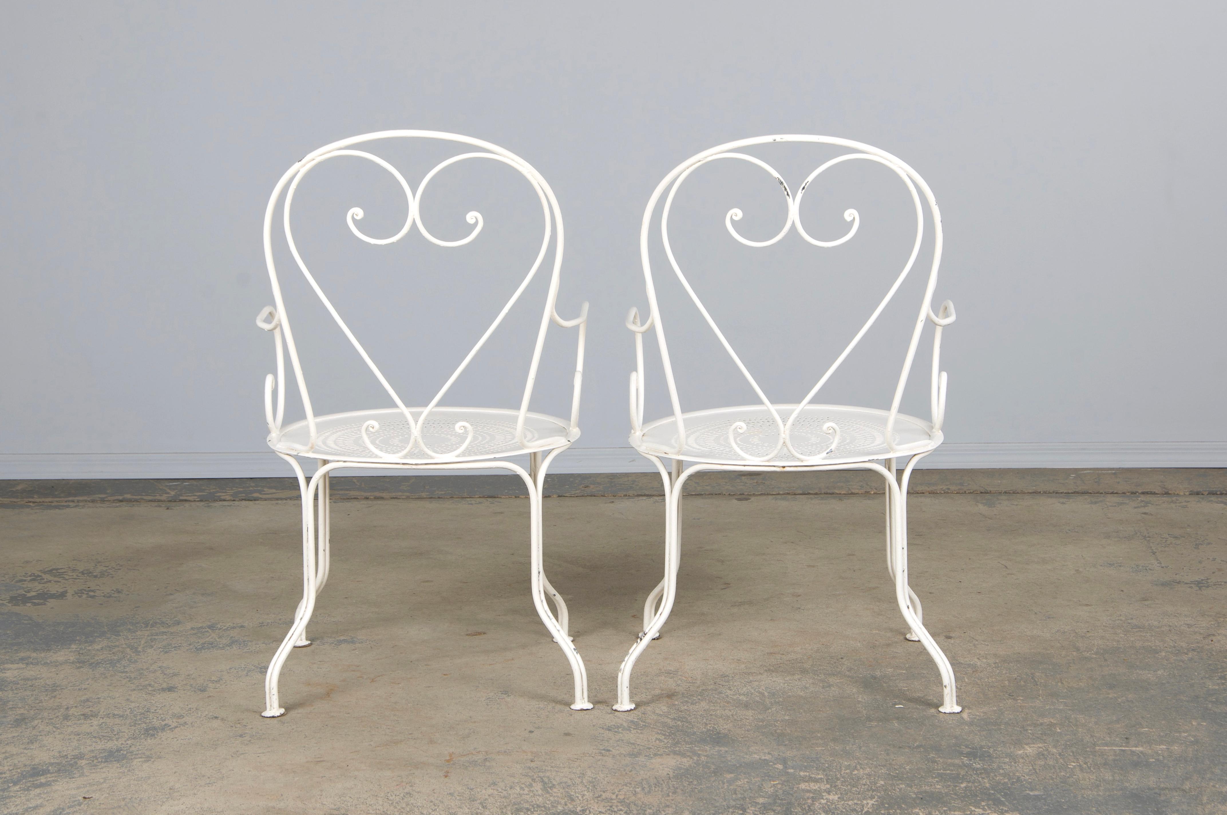 French Art Nouveau Style White Wrought Iron Painted Garden Set For Sale 10