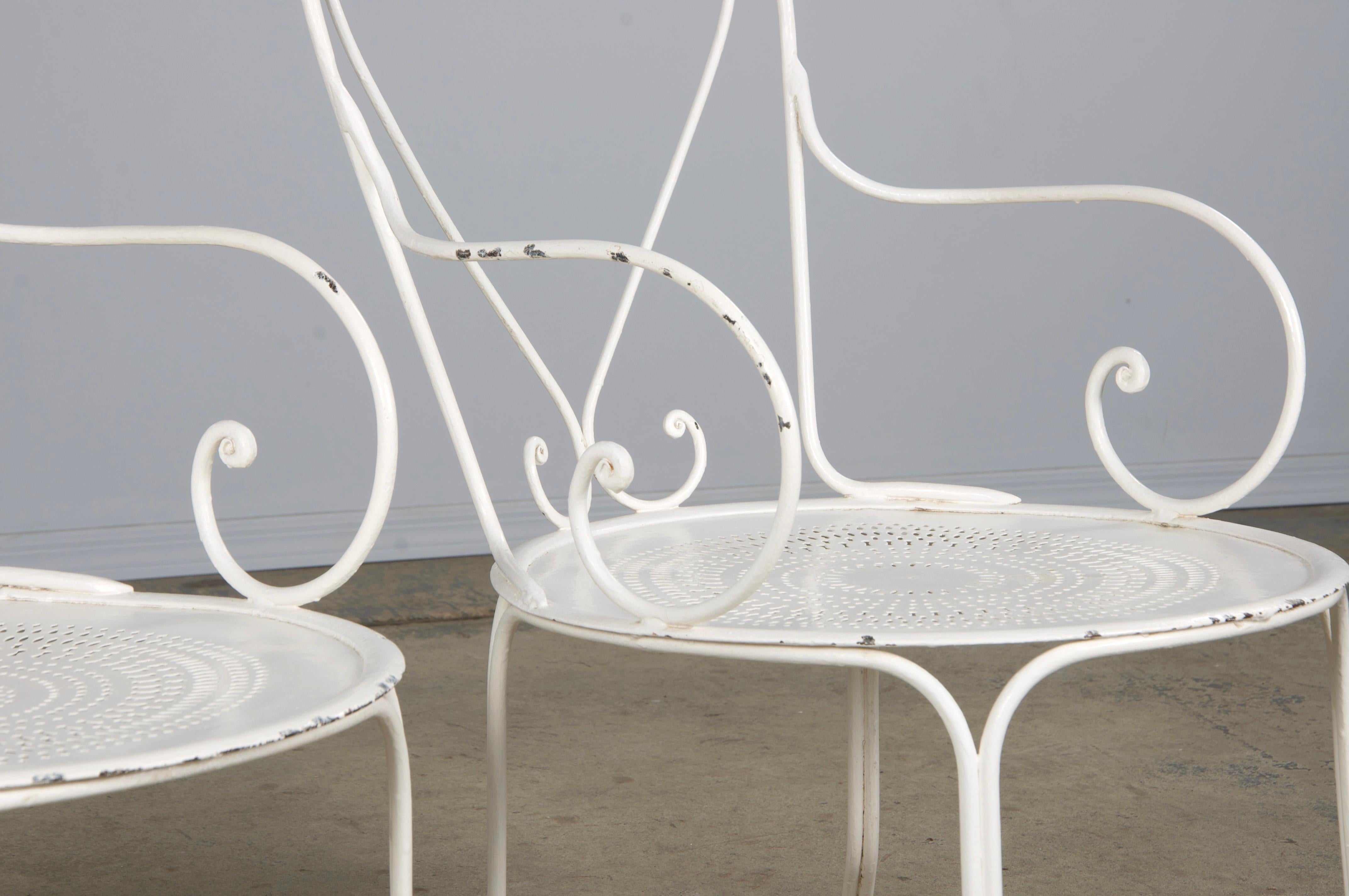 French Art Nouveau Style White Wrought Iron Painted Garden Set For Sale 13