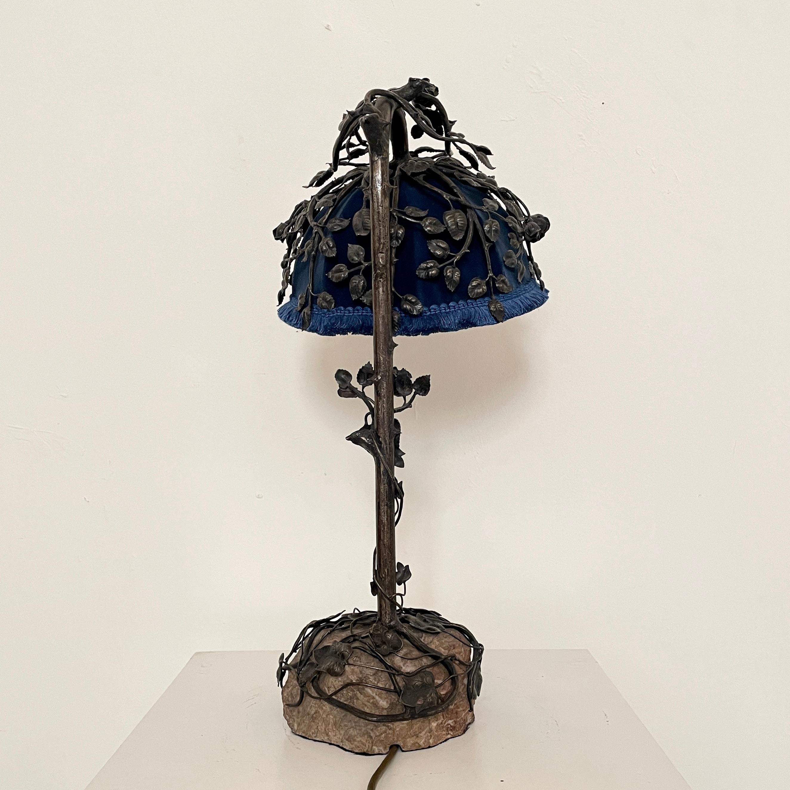 Französische Jugendstil-Tischlampe aus Bronzeguss, Rosenbaum, um 1910 im Angebot 9