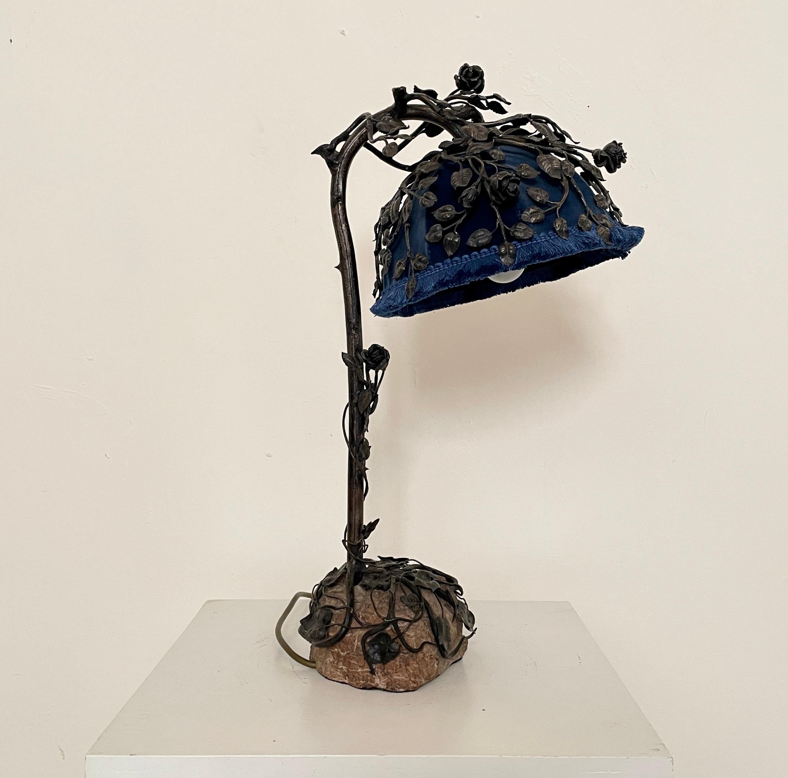 Französische Jugendstil-Tischlampe aus Bronzeguss, Rosenbaum, um 1910 im Angebot 10