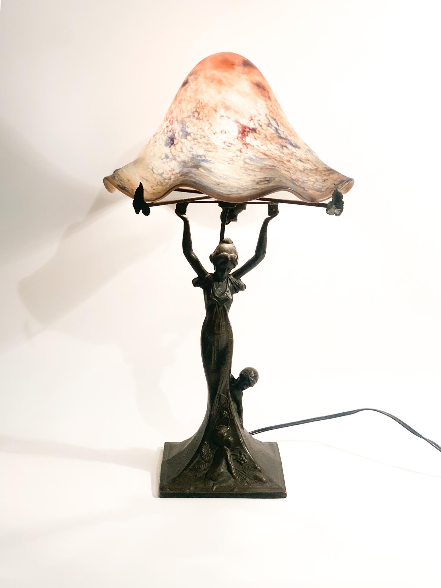 French Art Nouveau Table Lamp in Bronze and Glass from the Early XX Century In Fair Condition In Milano, MI
