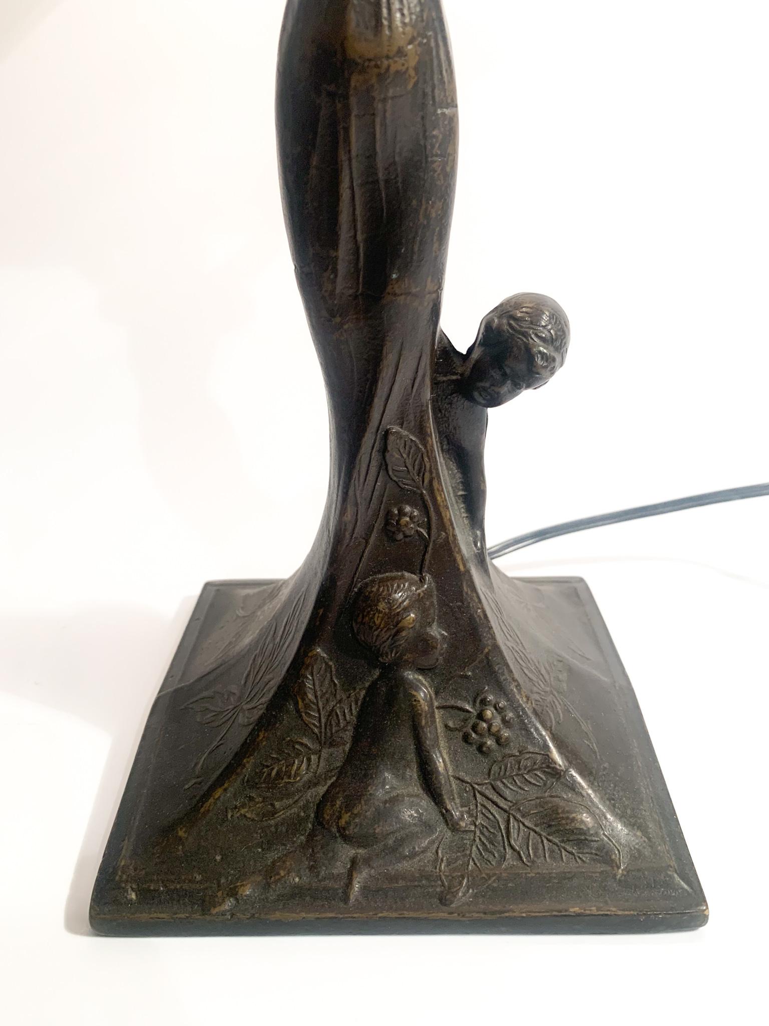 French Art Nouveau Table Lamp in Bronze and Glass from the Early XX Century 3