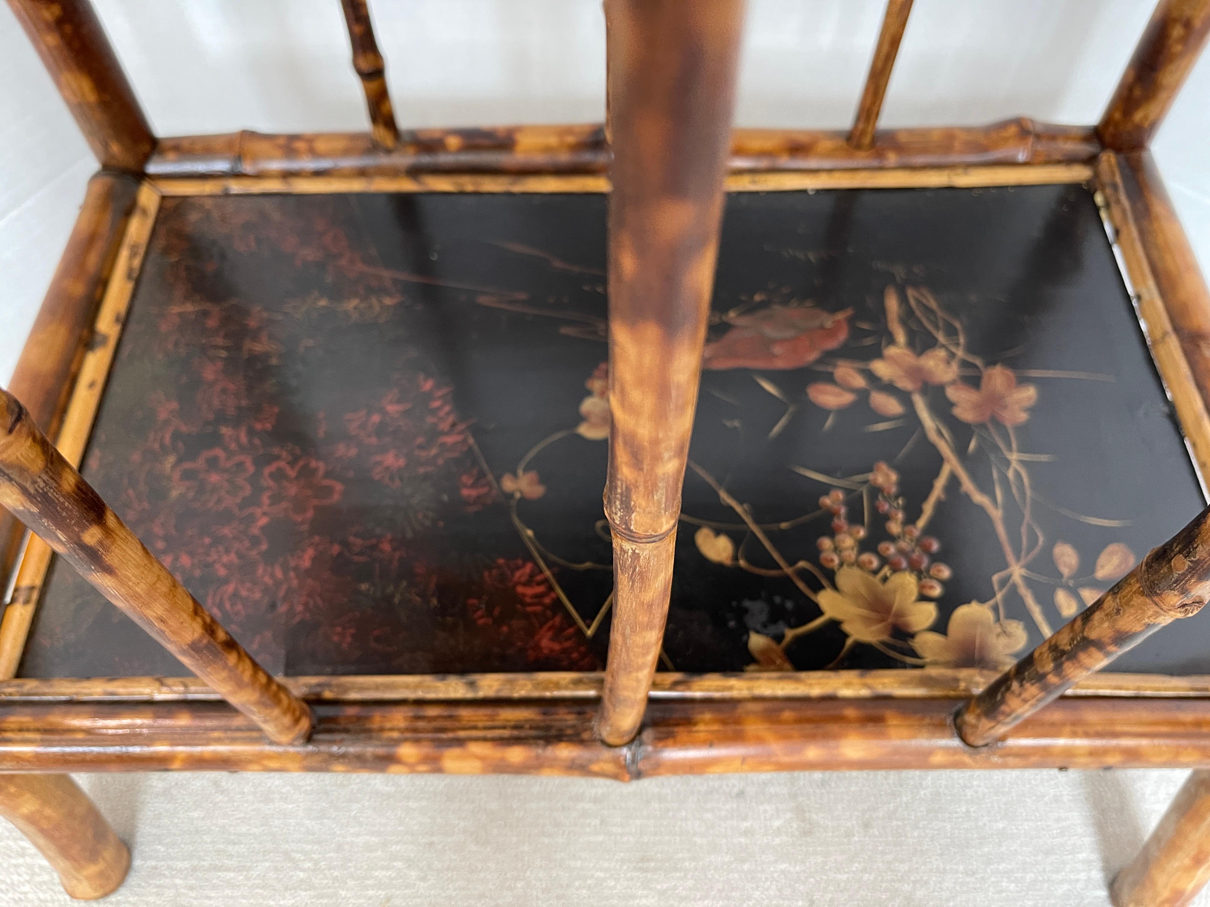 Étagère de bibliothèque Art nouveau français en écaille de tortue, bambou et laque Chinoiserie en vente 12