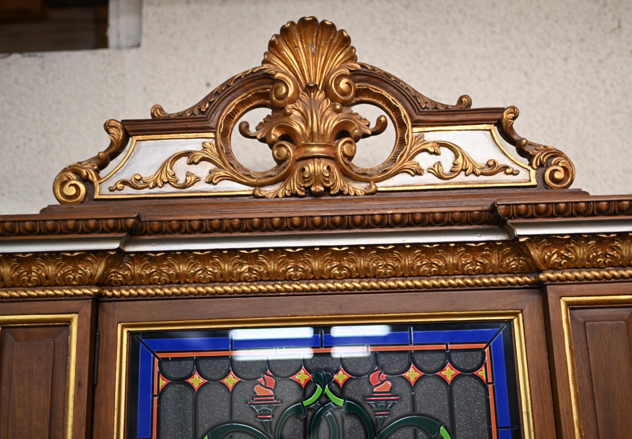 French Art Nouveau Wall Bar Stained Glass Pub In Good Condition For Sale In Potters Bar, GB