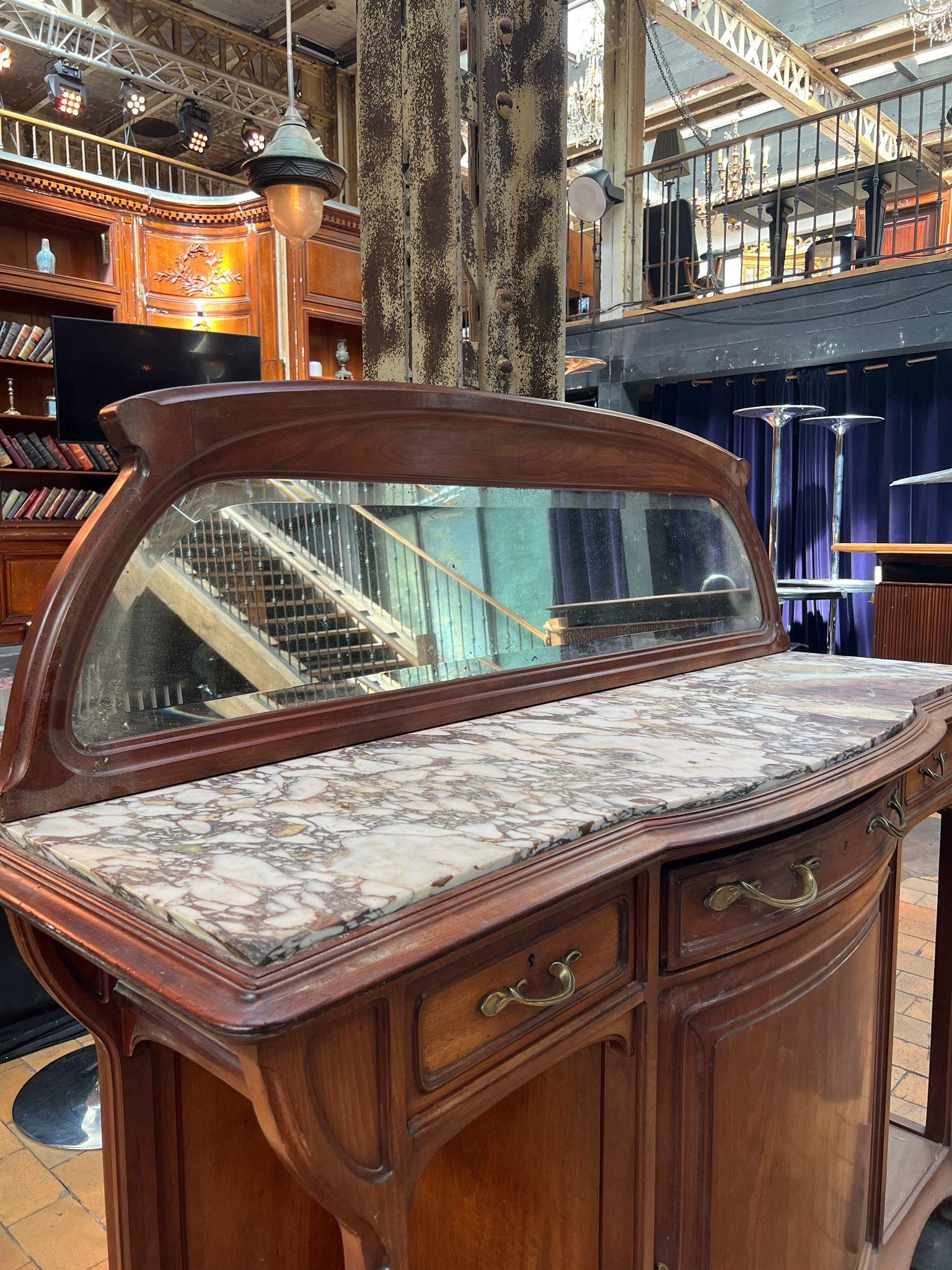 French Art Nouveau Walnut Sideboard with Marble Top and Mirror, circa 1900 In Good Condition For Sale In TOURCOING, FR