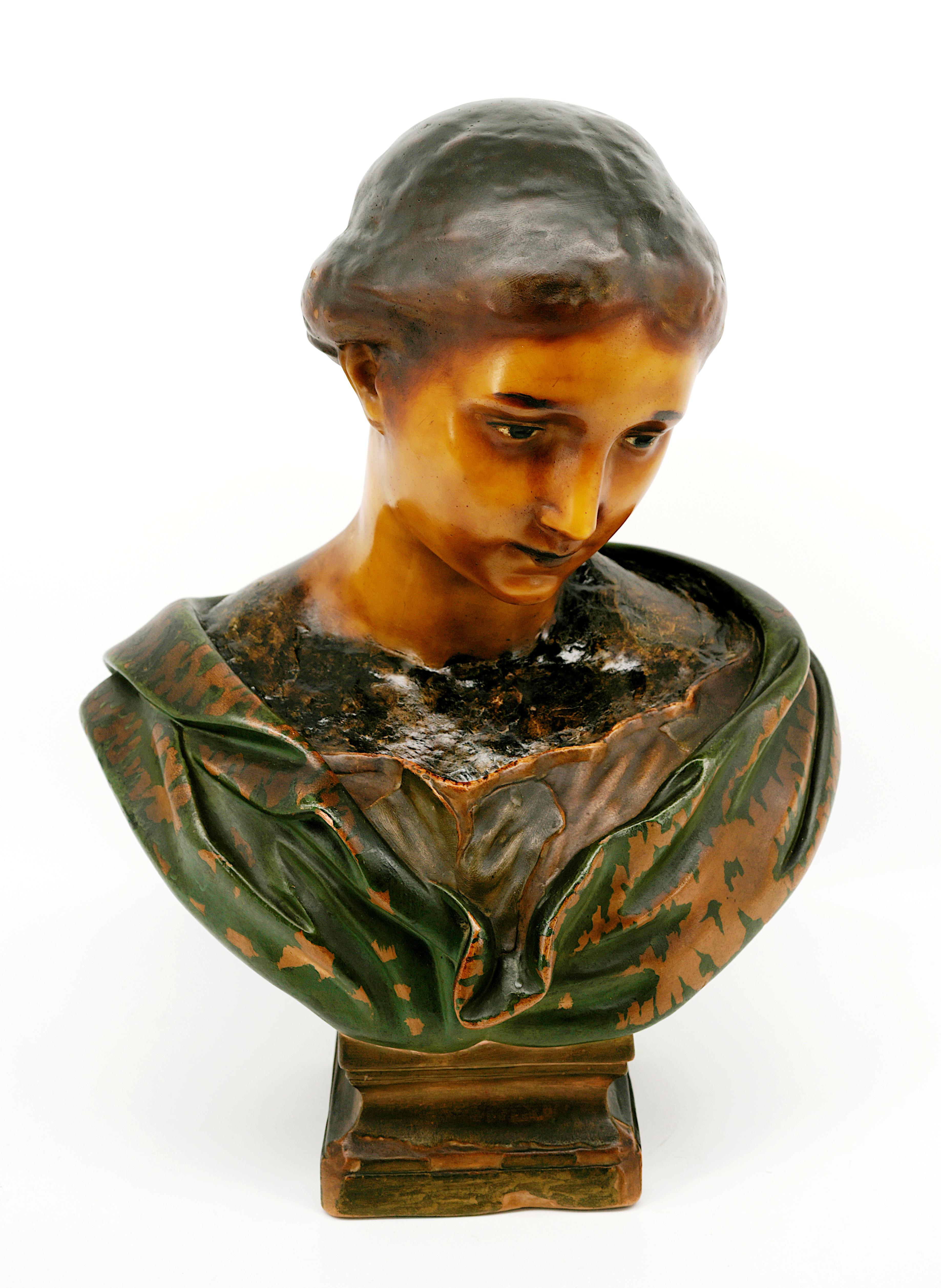French Art Nouveau Wax Young Girl Bust Sculpture, ca.1900 In Excellent Condition For Sale In Saint-Amans-des-Cots, FR