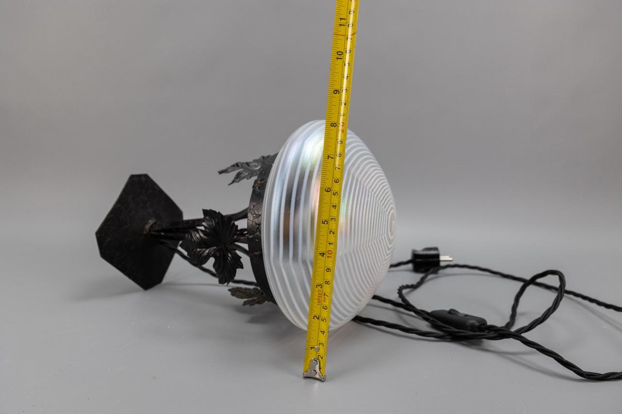 French Art Nouveau White Iridescent Glass and Wrought Iron Table Lamp, 1920s For Sale 14