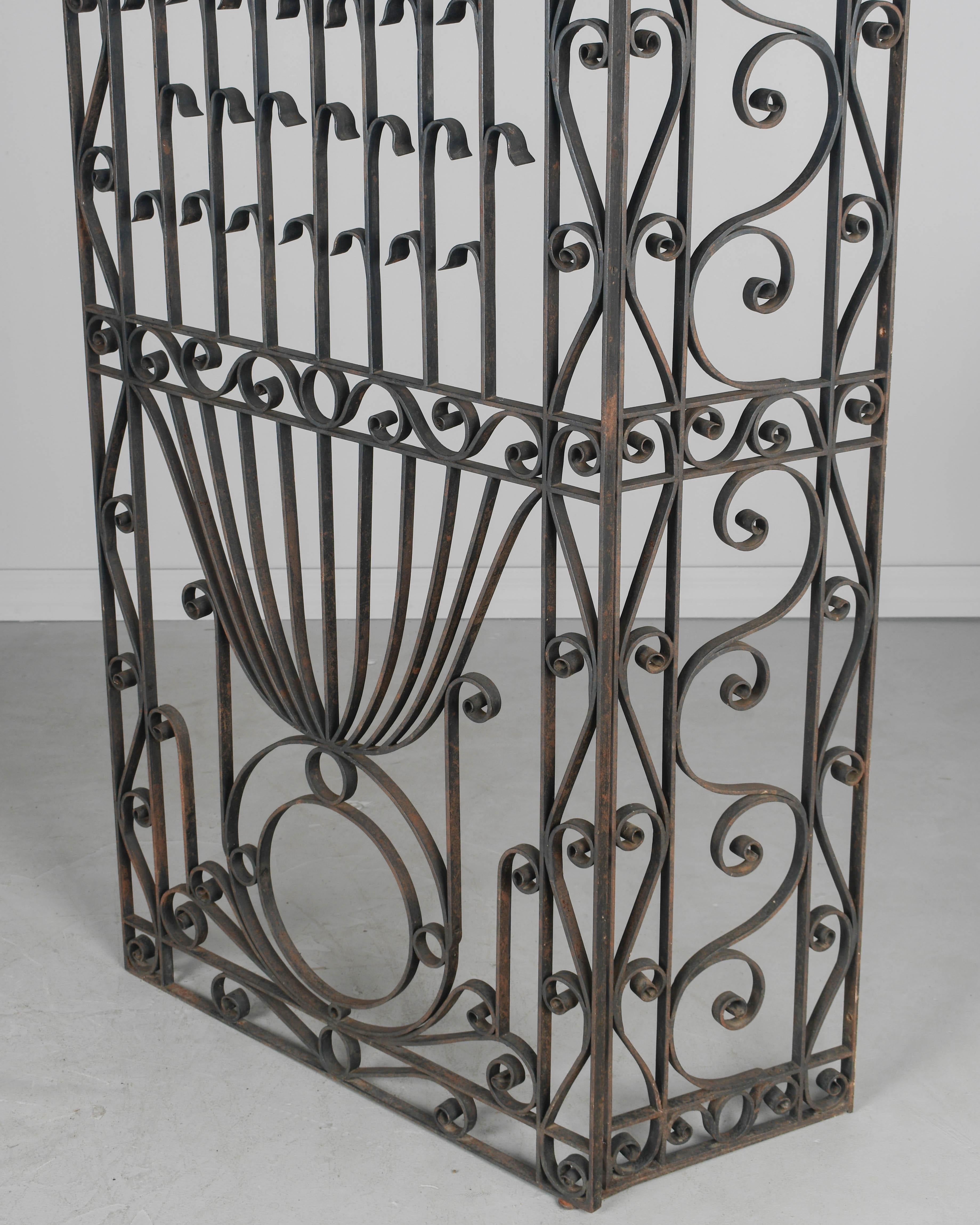 Portail en fer forgé Art Nouveau en vente 2