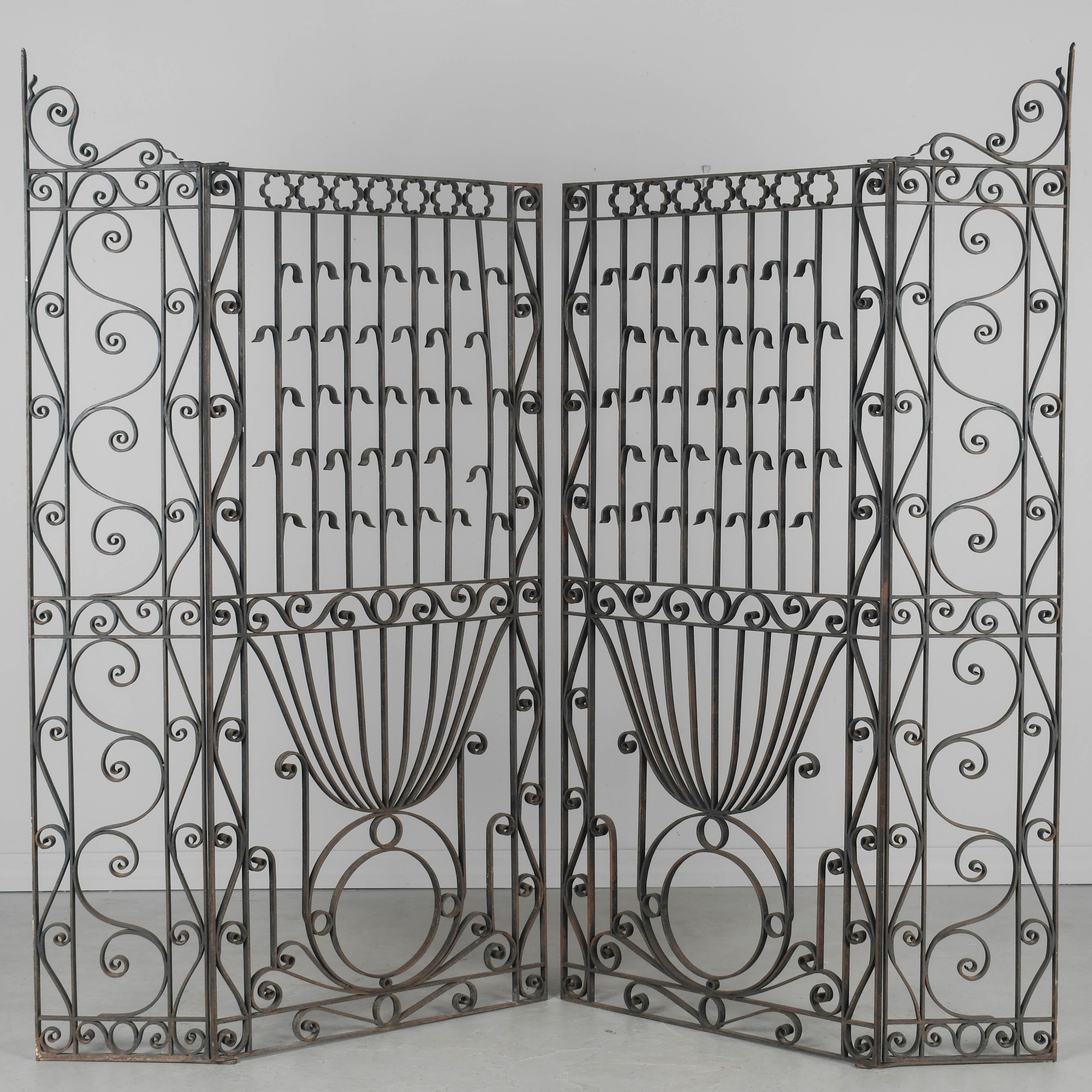 Européen Portail en fer forgé Art Nouveau en vente
