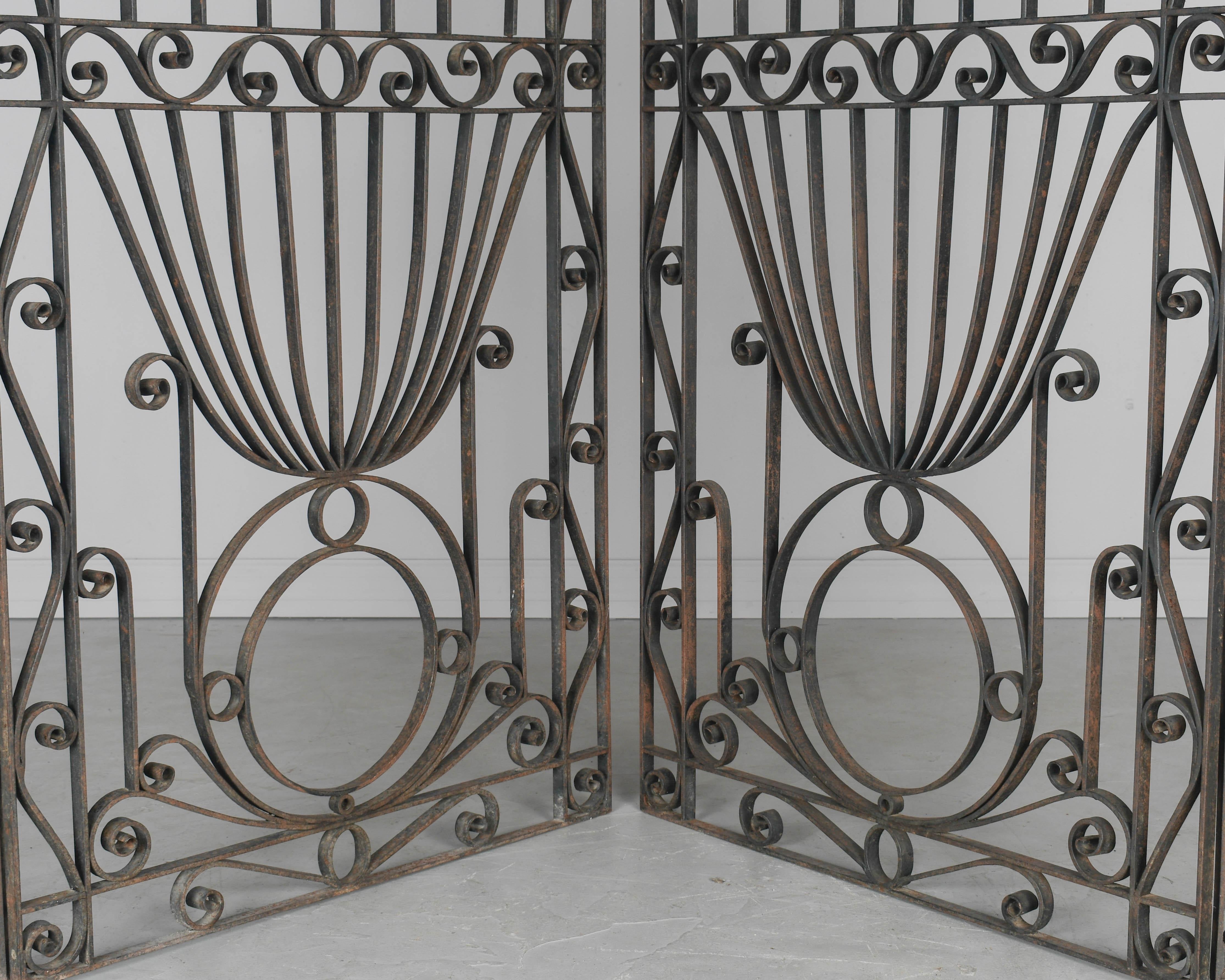Fait main Portail en fer forgé Art Nouveau en vente