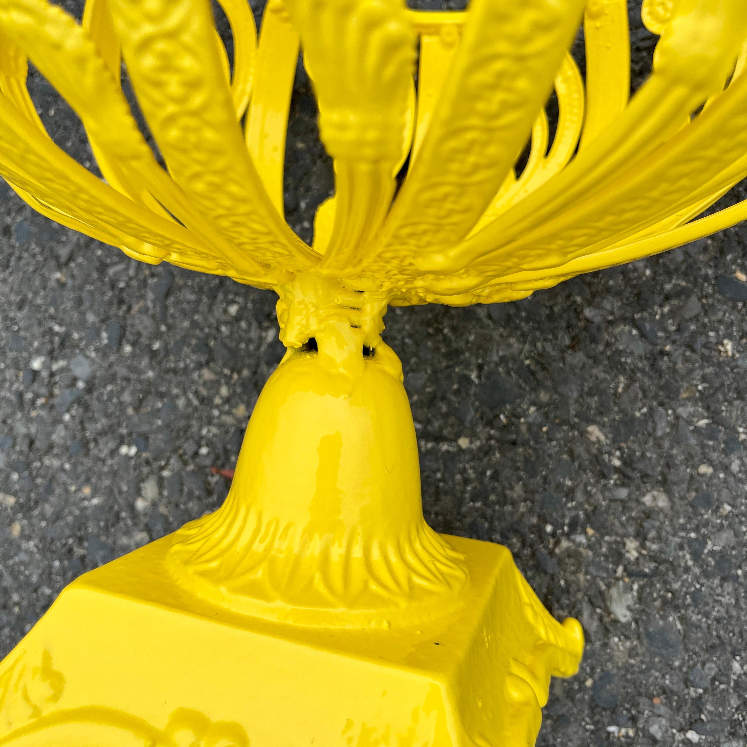 Centre de table de jardinière jaune de style Art nouveau français, nouvellement revêtu de poudre en vente 6